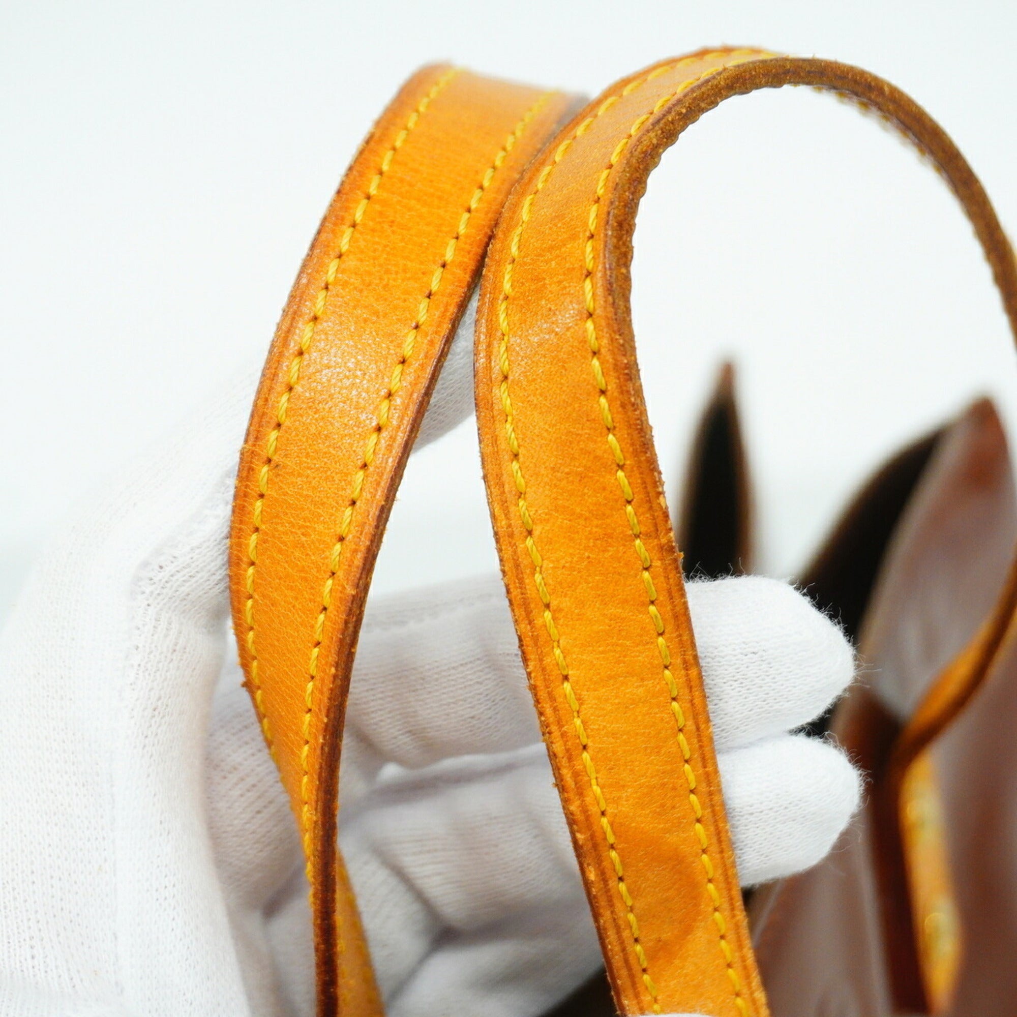 Louis Vuitton Bronze Handbag (Pre-Owned)