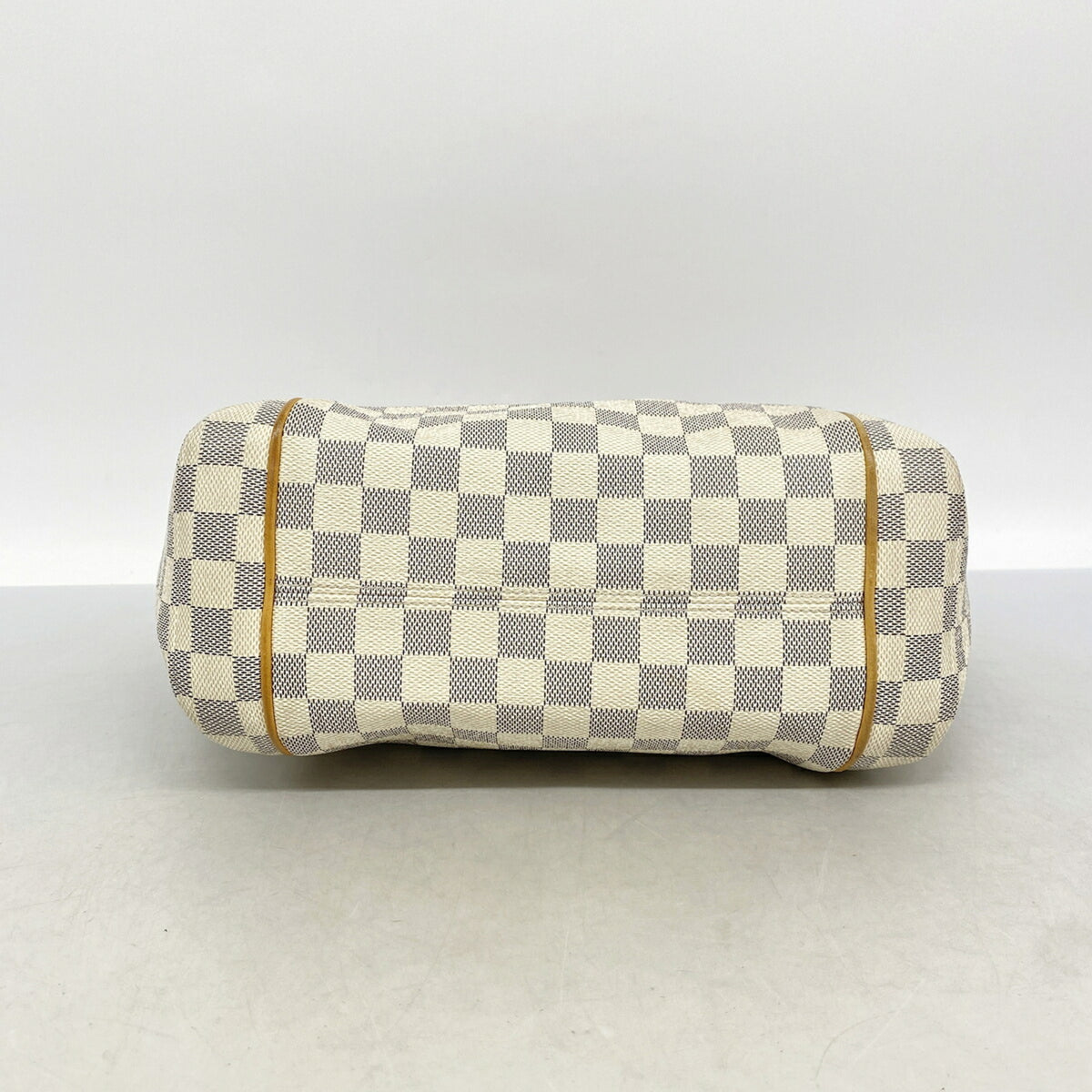 Louis Vuitton White Tote Bag (Pre-Owned)