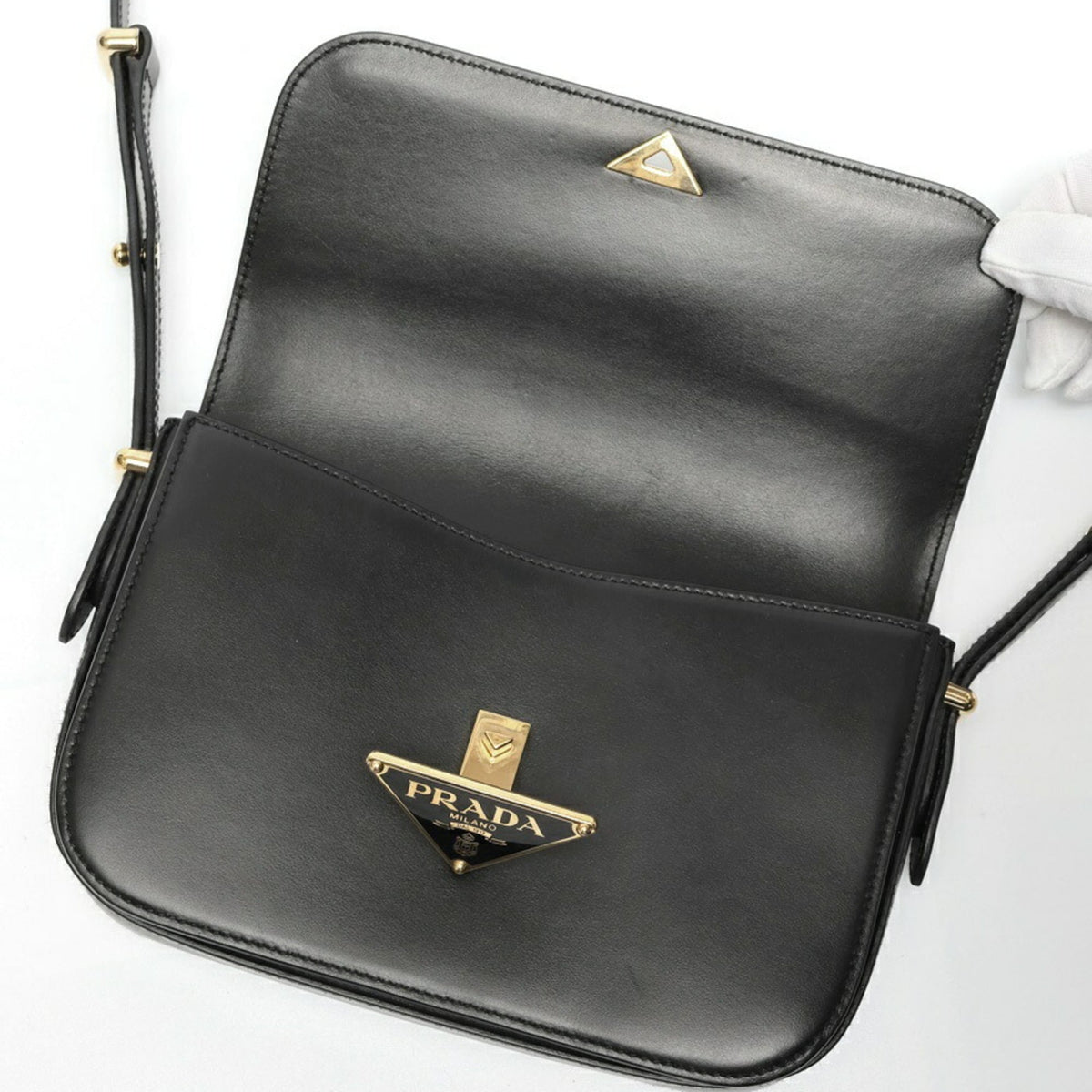 Prada Black Leather Shoulder Bag (Pre-Owned)