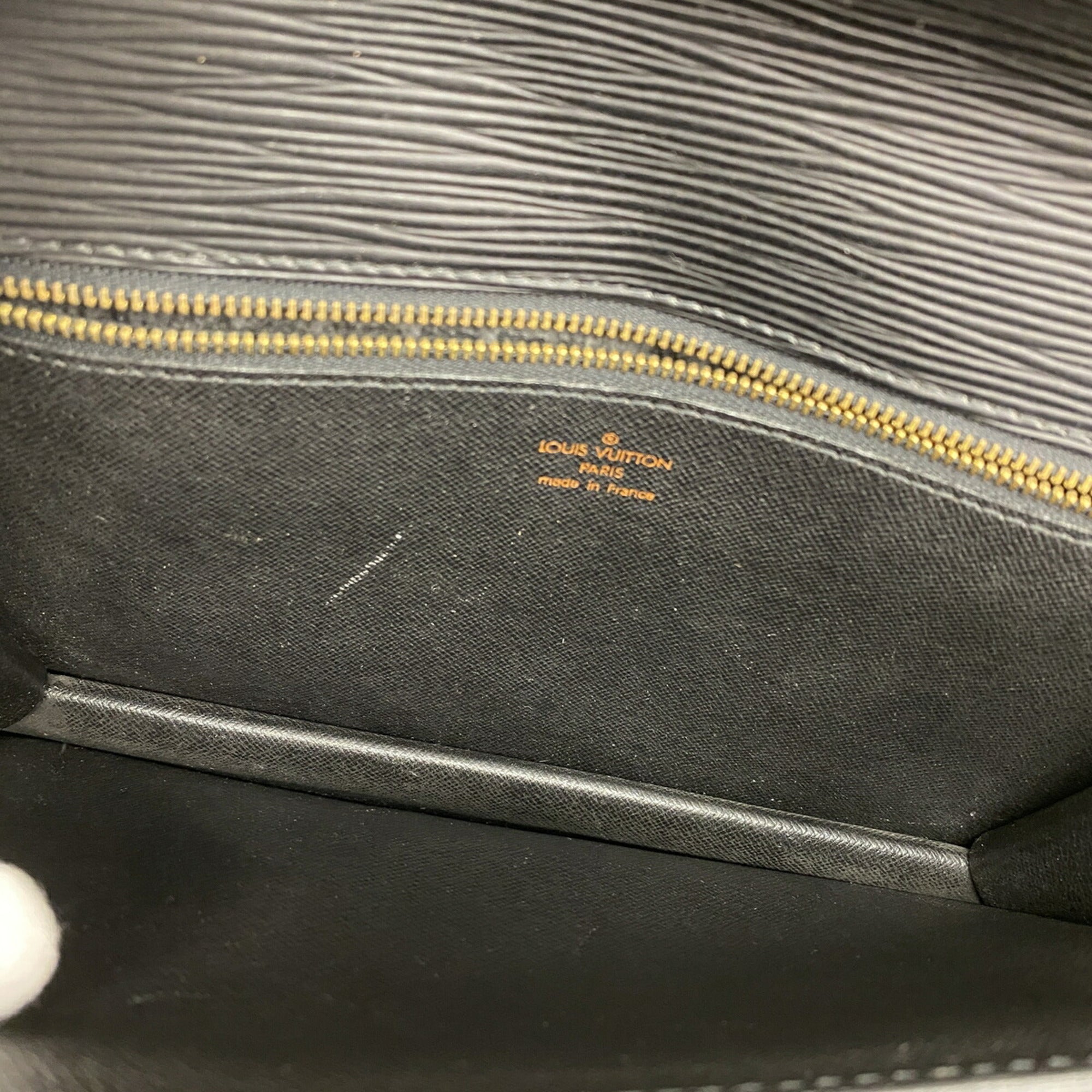 Louis Vuitton Noir Clutch Bag (Pre-Owned)