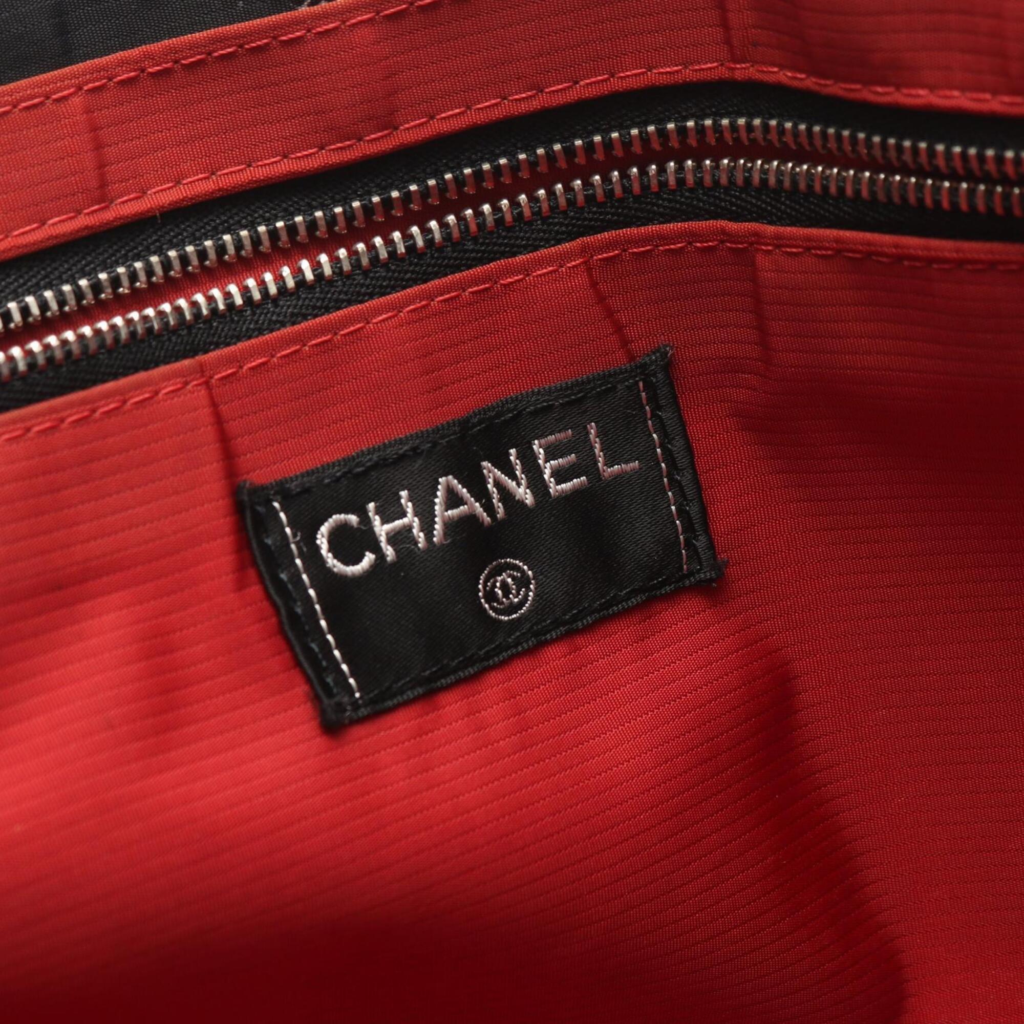 Chanel Black White Nylon Handbag Tote Bag (Pre-Owned)