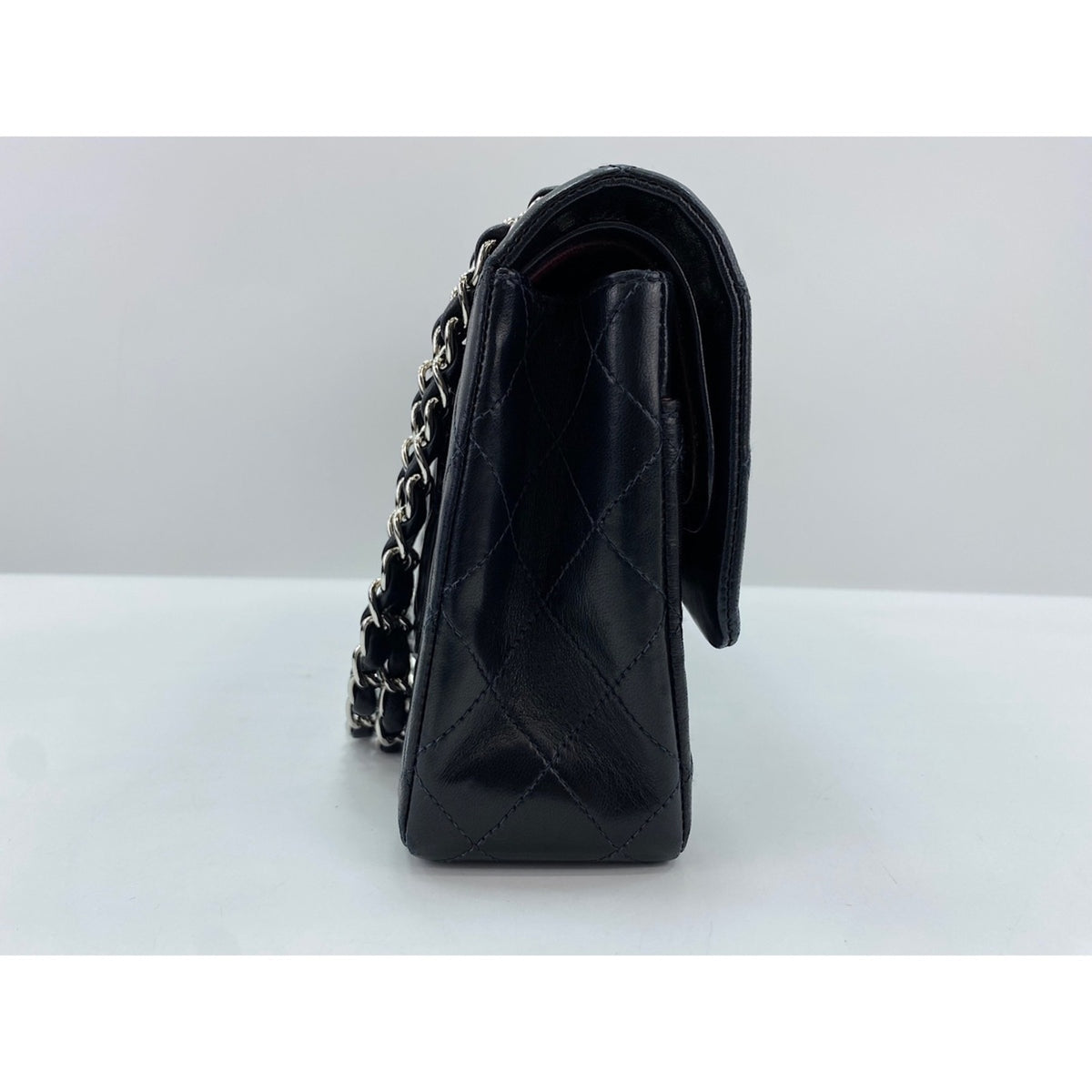 Chanel Black Shoulder Bag (Pre-Owned)