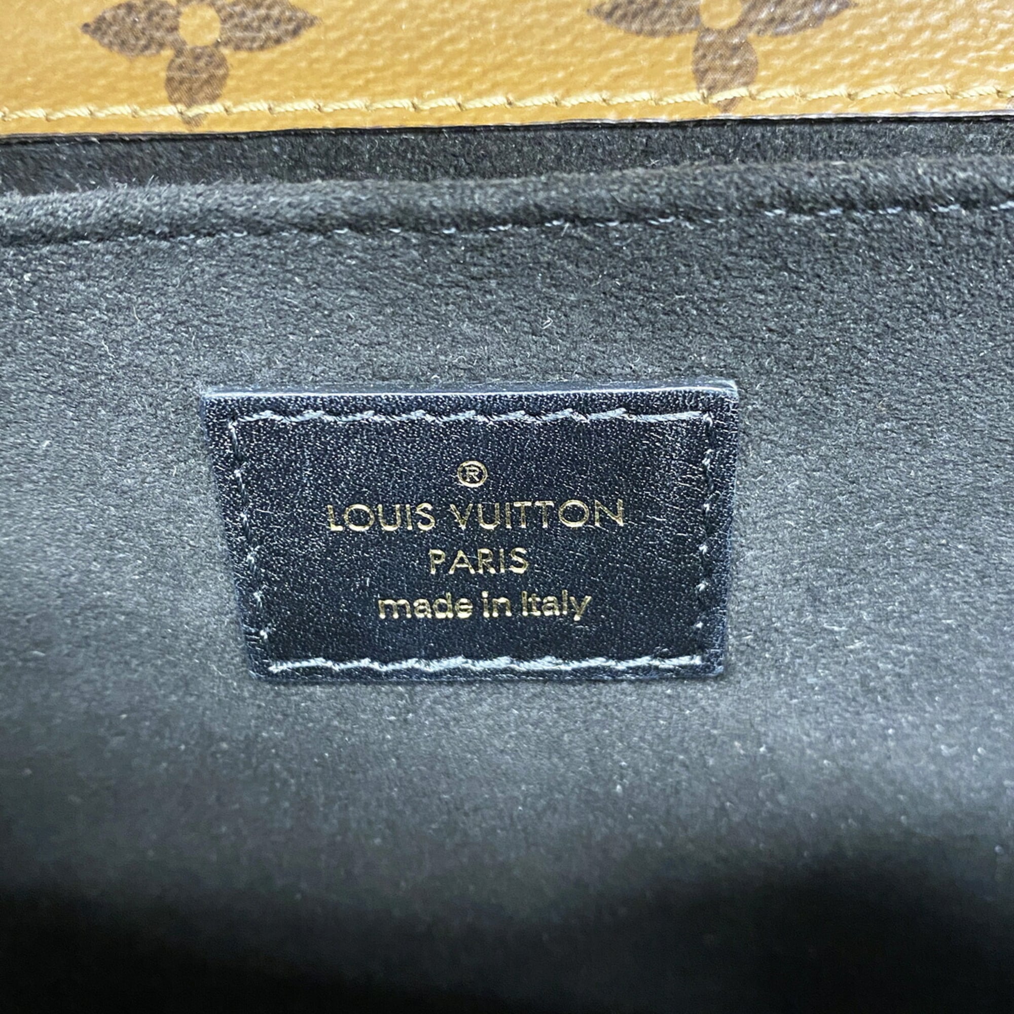 Louis Vuitton Black Handbag (Pre-Owned)