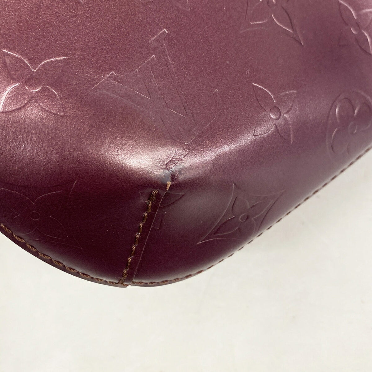 Louis Vuitton Violet Shoulder Bag (Pre-Owned)