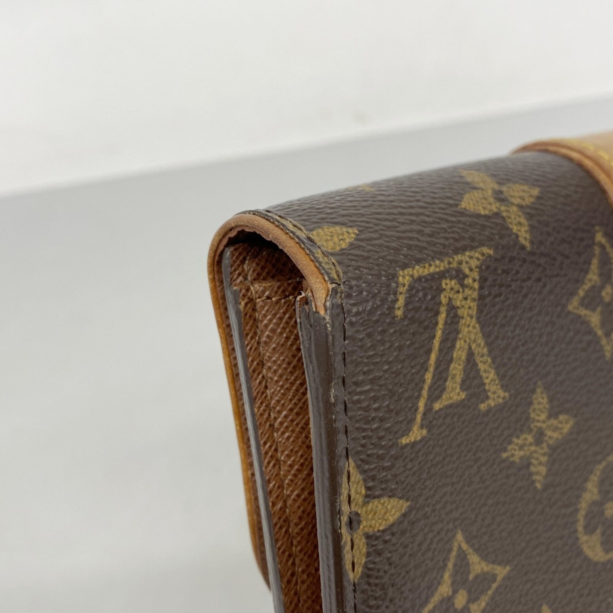 Louis Vuitton Brown Long Wallet (Bi-Fold) (Pre-Owned)