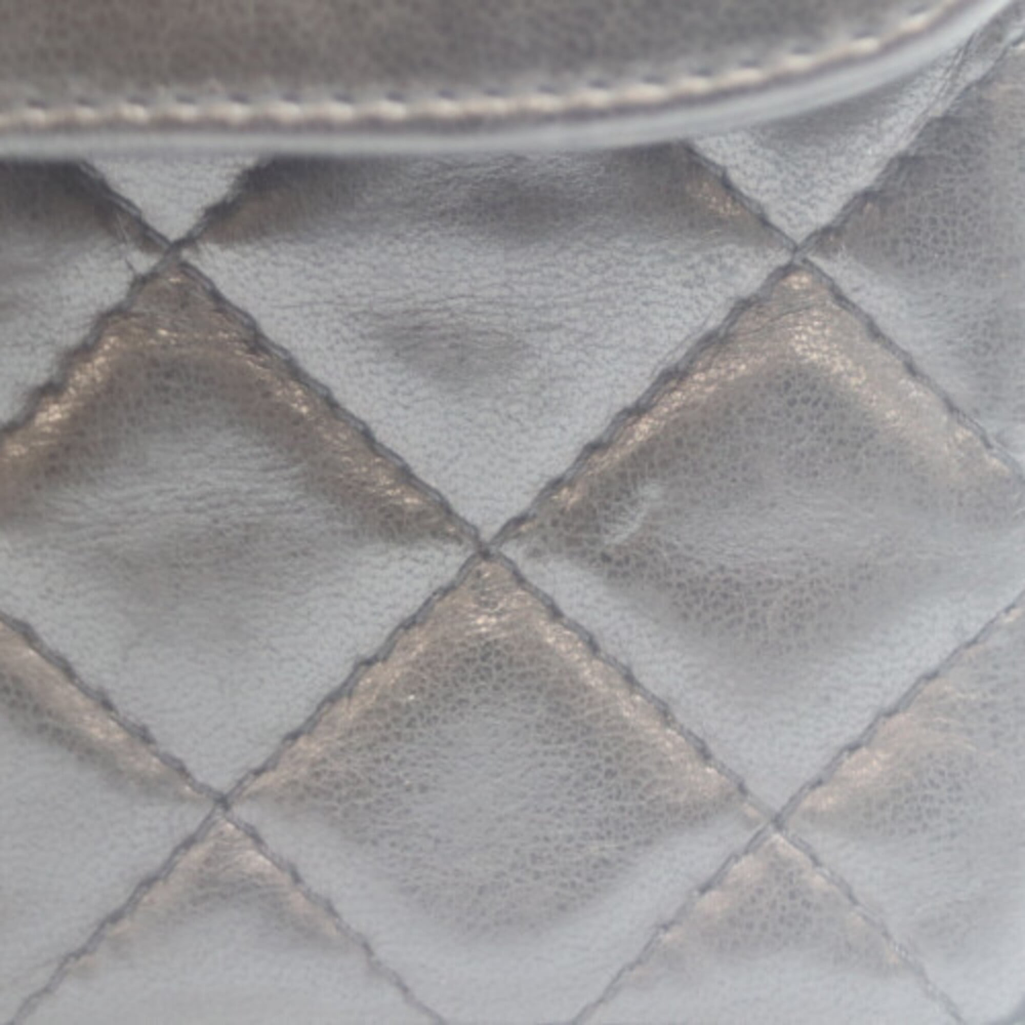 Chanel Black Leather Shoulder Bag (Pre-Owned)
