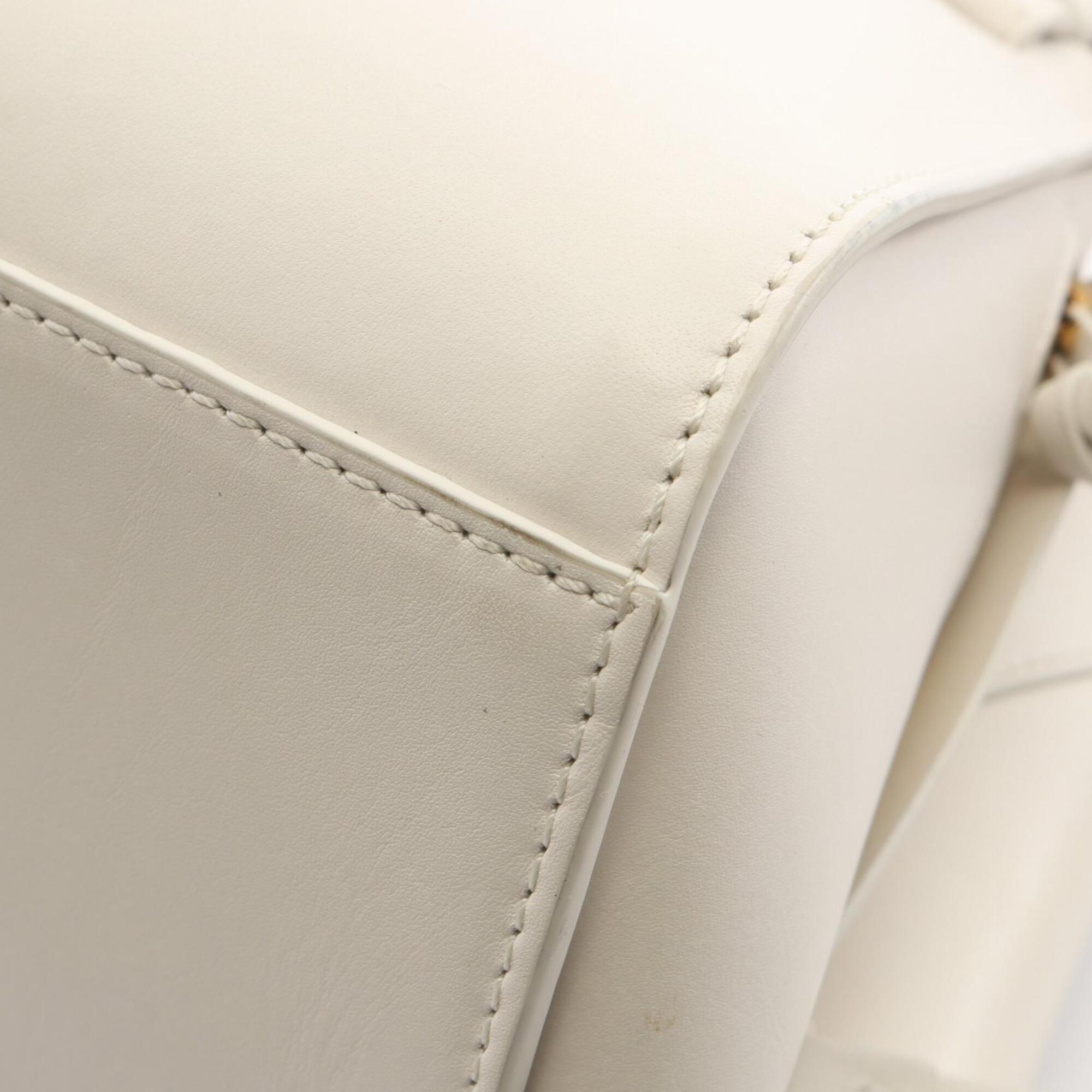 Loewe White Leather Handbag (Pre-Owned)