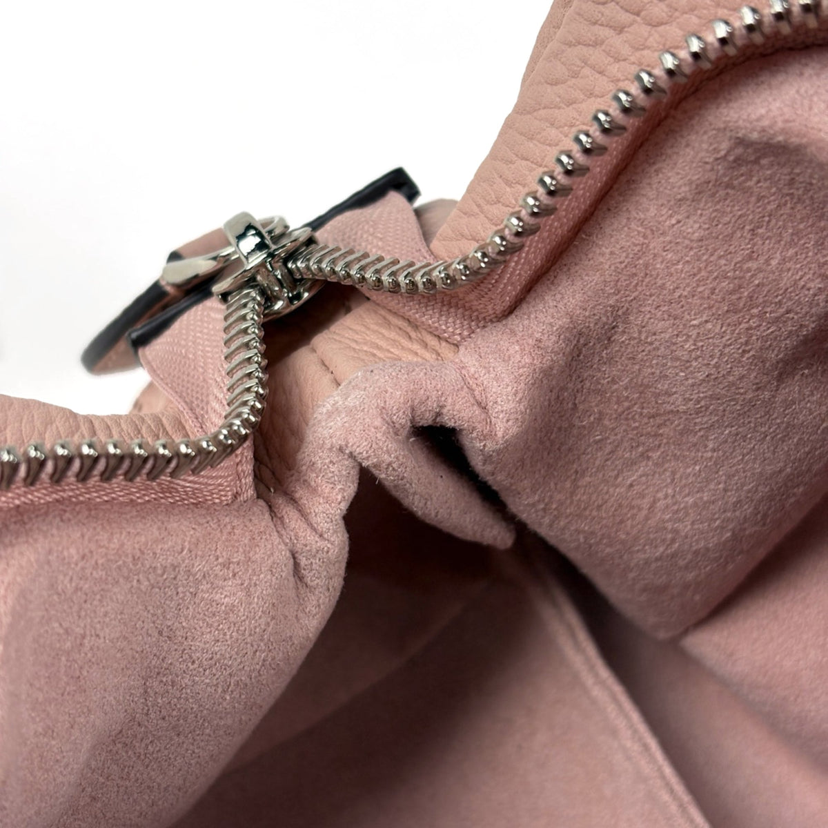 Louis Vuitton Magnolia Pink Monogram Mahina Leather Shoulder Bag (Pre-Owned)