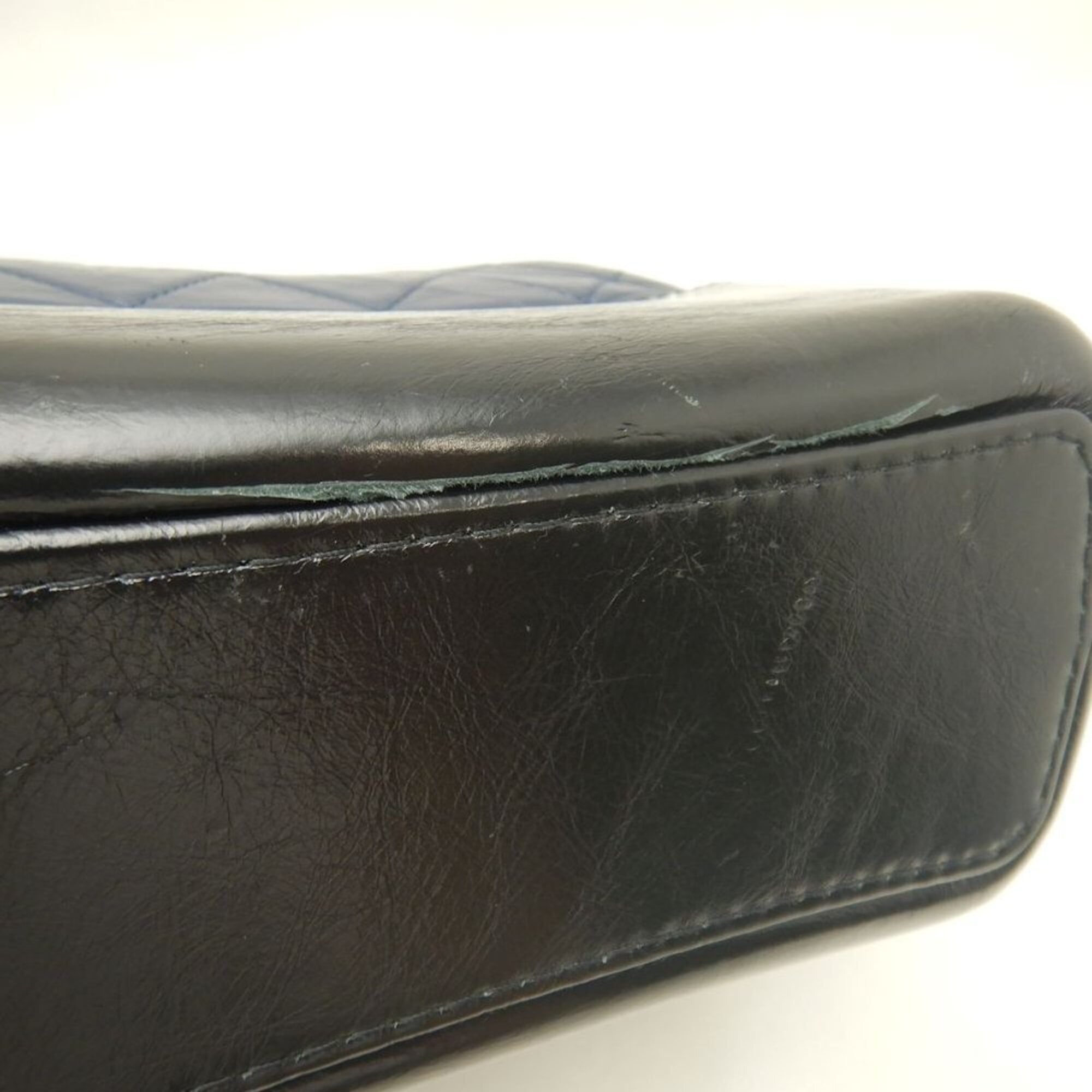 Chanel Black Navy Leather Shoulder Bag (Pre-Owned)