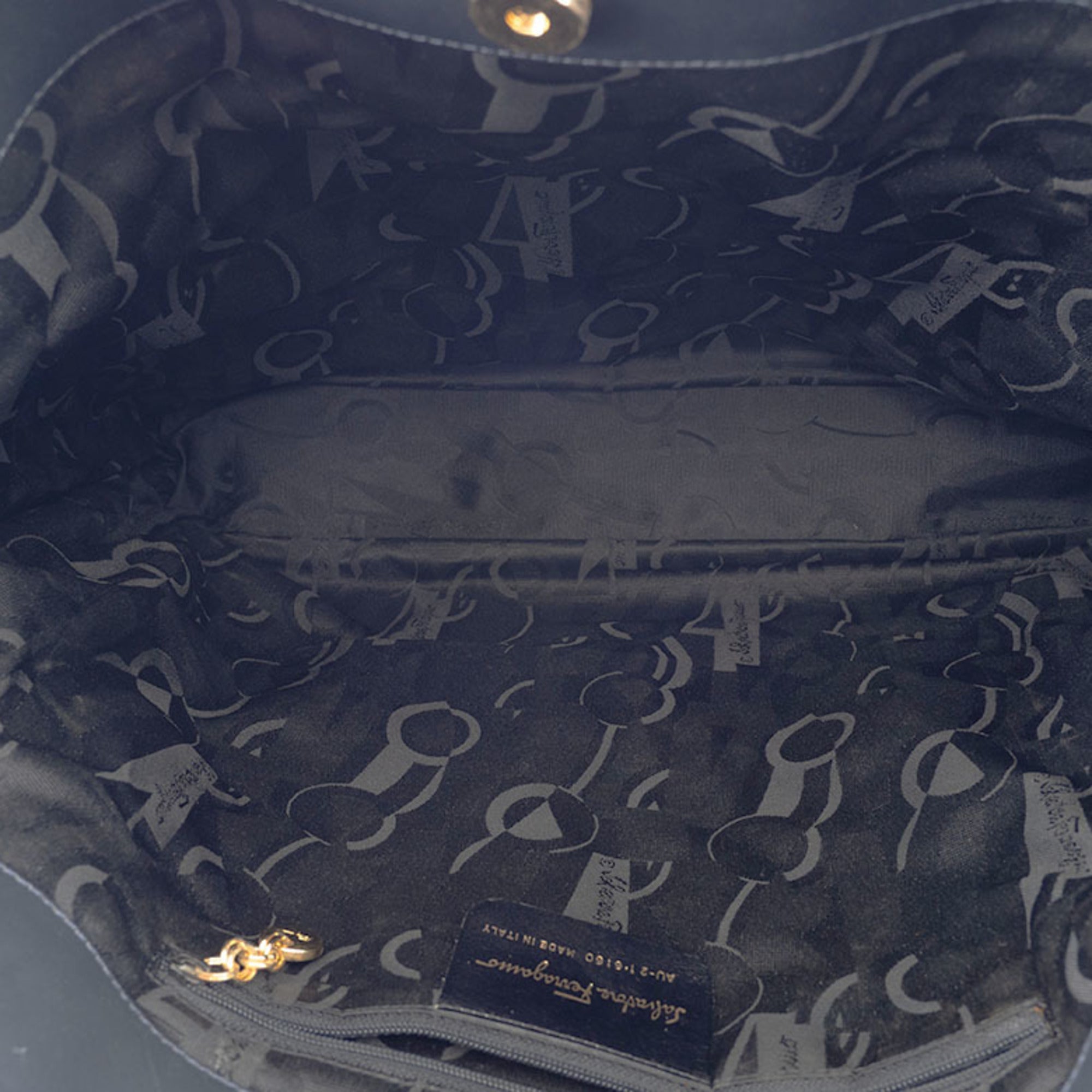Salvatore Ferragamo Vara Navy Nylon Leather Tote Bag (Pre-Owned)