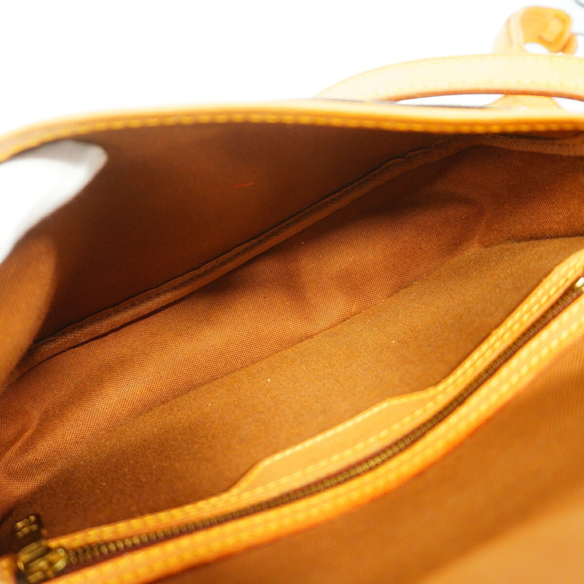 Louis Vuitton Brown Shoulder Bag (Pre-Owned)