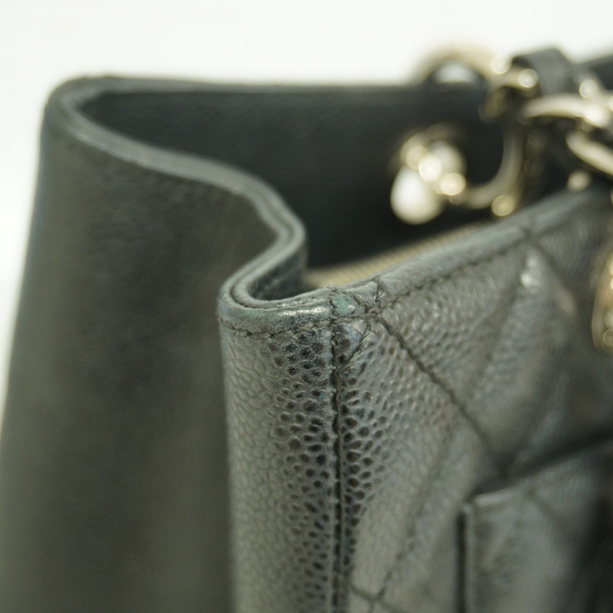Chanel Black Grained Calfskin Tote Bag (Pre-Owned)