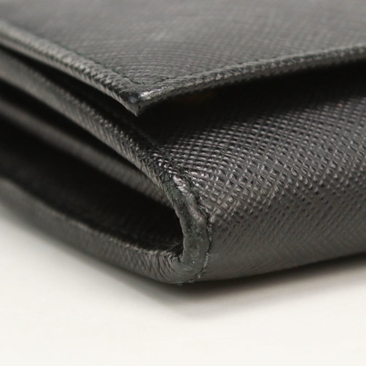 Prada Black Leather Long Wallet (Bi-Fold) (Pre-Owned)
