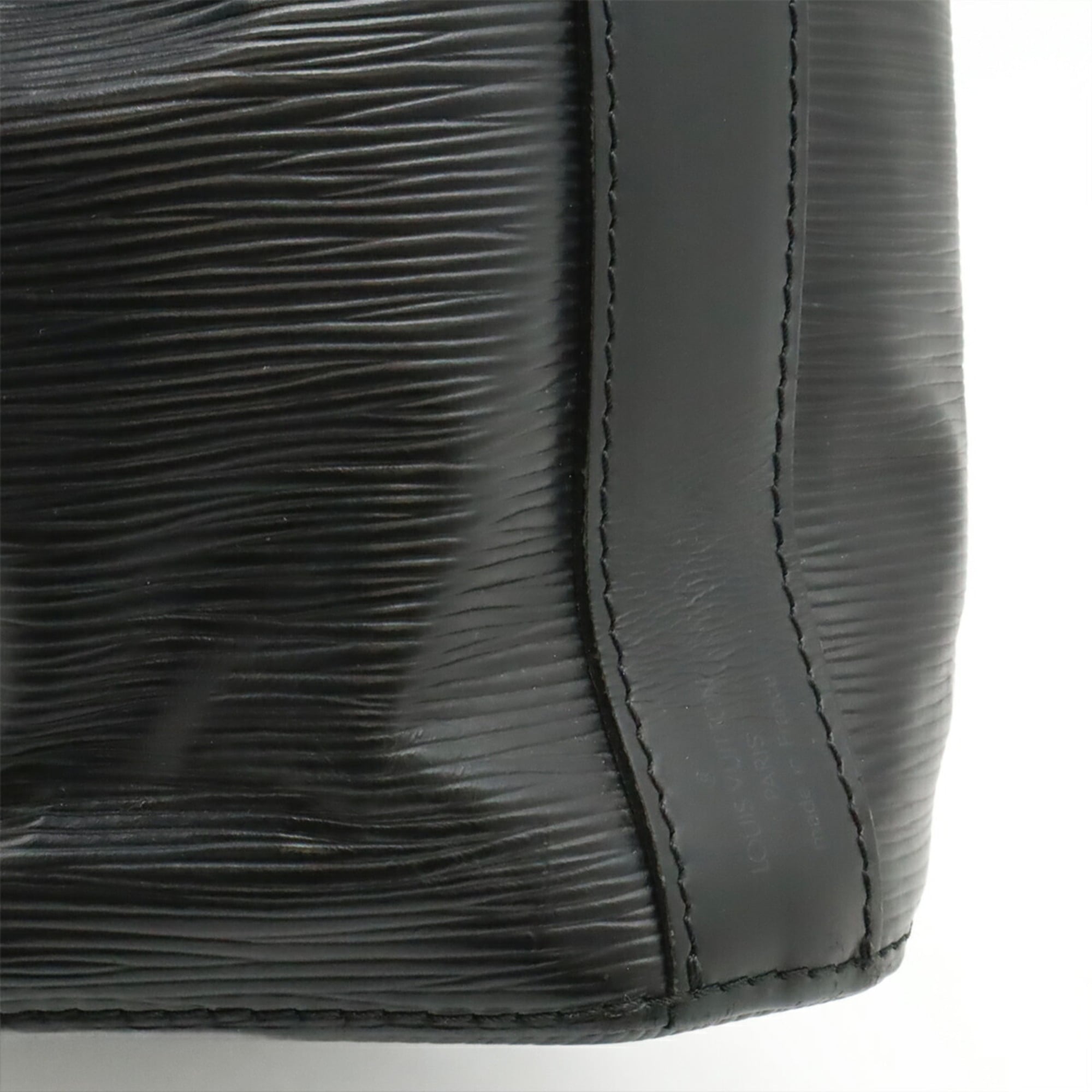 Louis Vuitton Noir Epi Leather Pouch Shoulder Bag (Pre-Owned)