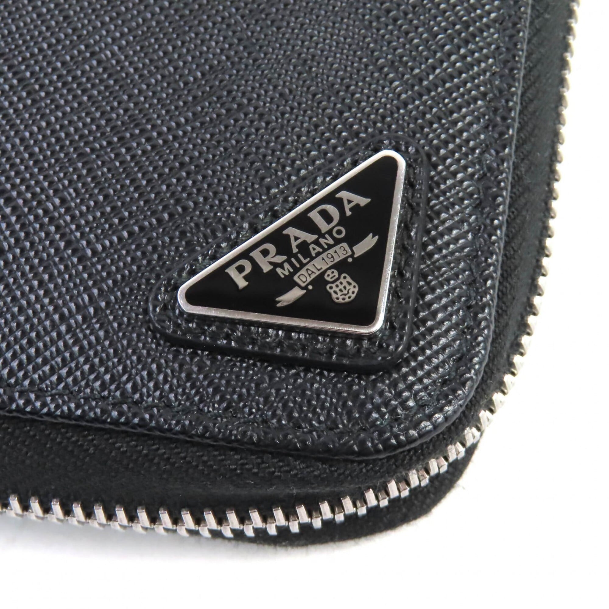 Prada Black Leather Long Wallet (Bi-Fold) (Pre-Owned)