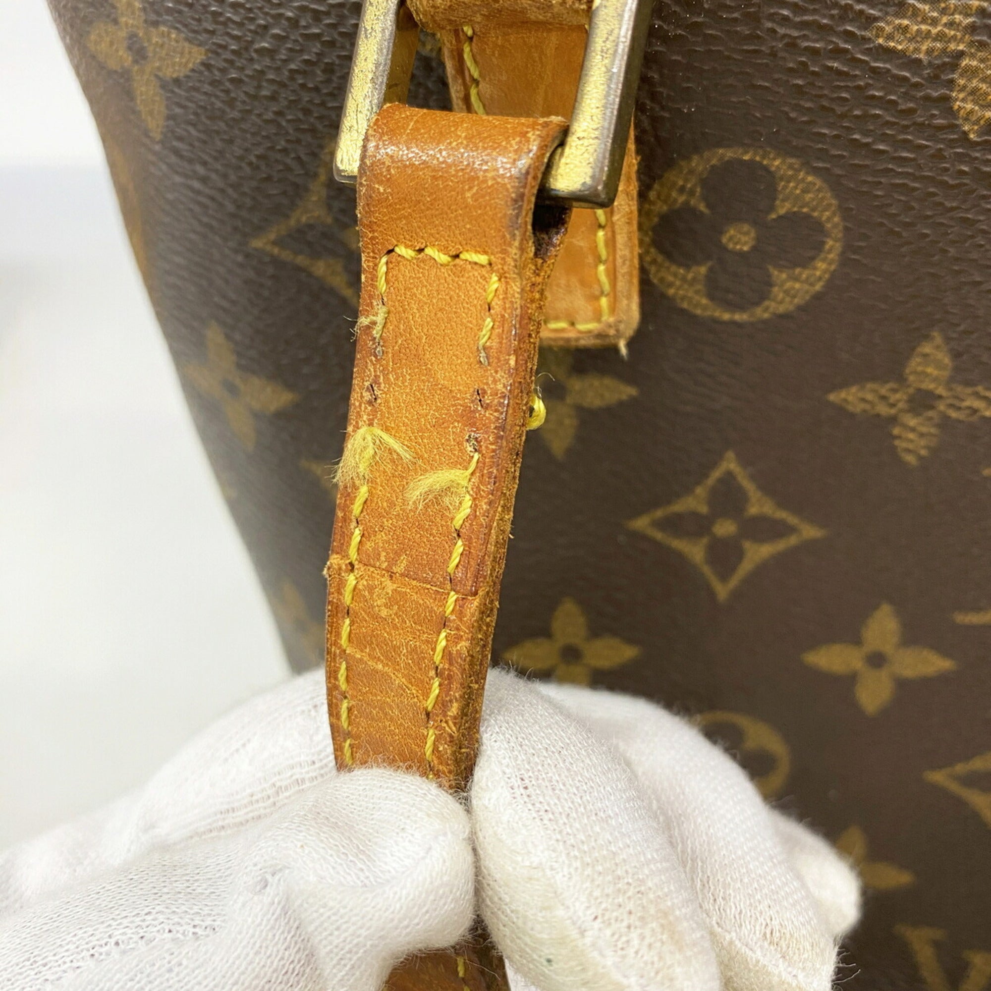 Louis Vuitton Brown Handbag (Pre-Owned)