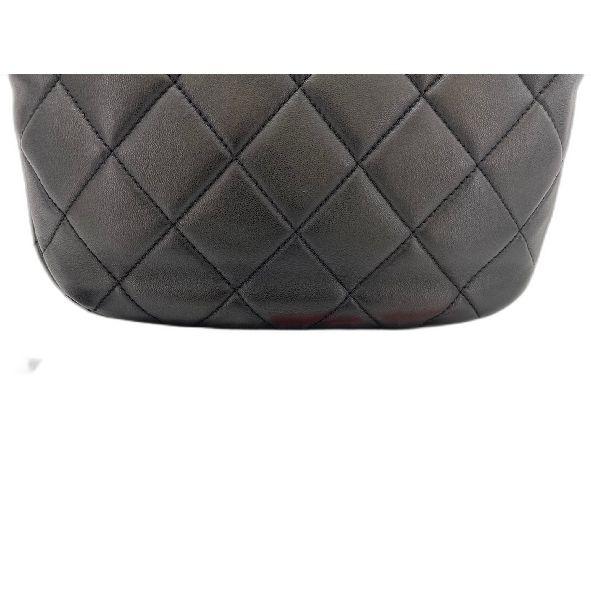 Chanel Matelasse Black Shoulder Bag (Pre-Owned)