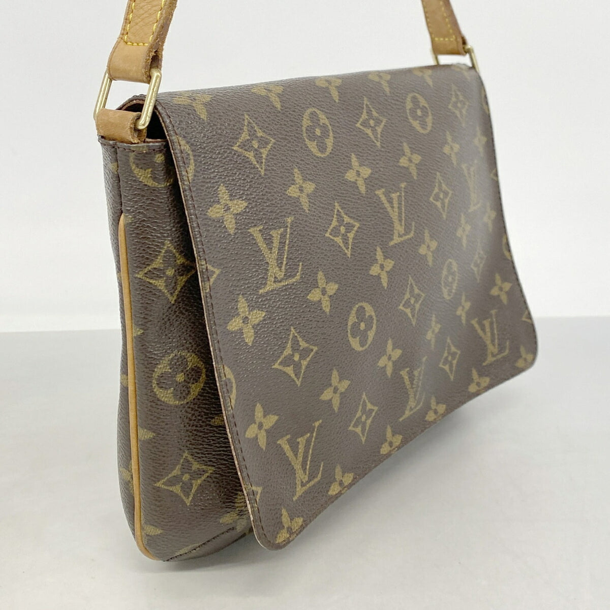 Louis Vuitton Brown Shoulder Bag (Pre-Owned)