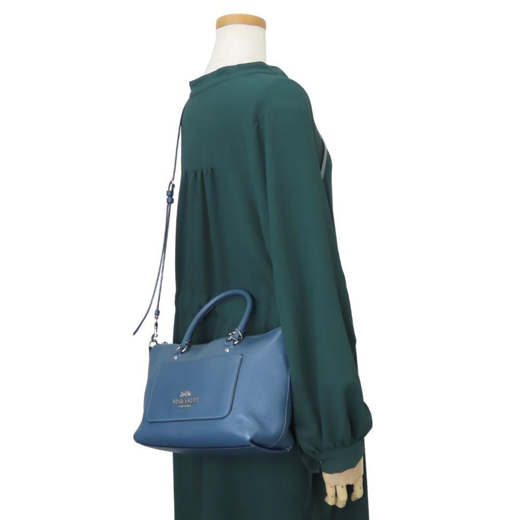 Coach Blue Leather Handbag (Pre-Owned)