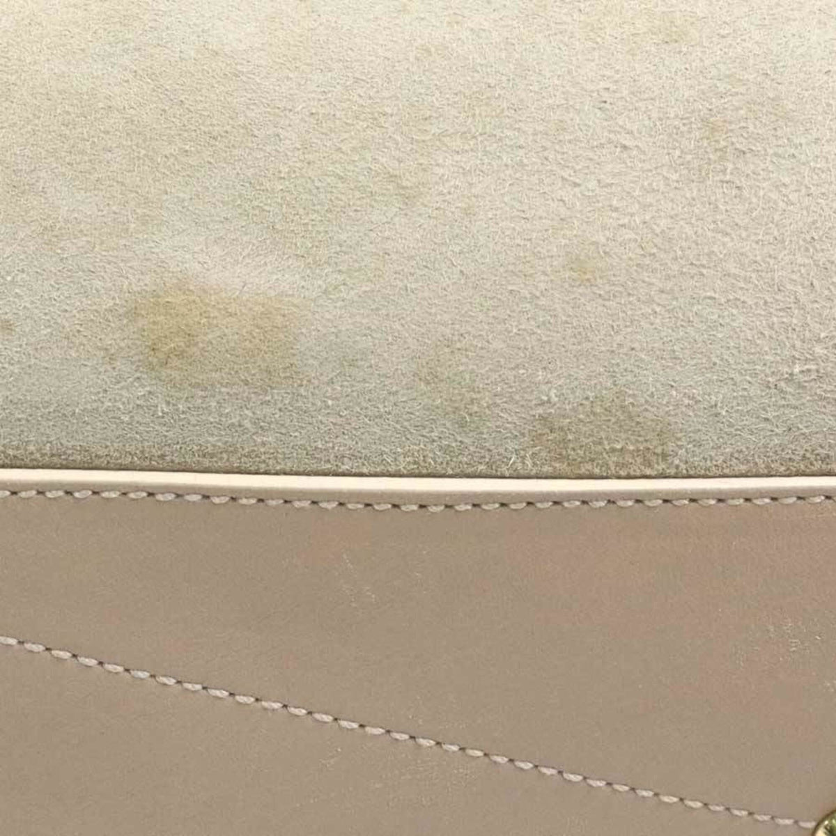 Salvatore Ferragamo Beige Pink Beige Leather Shoulder Bag (Pre-Owned)