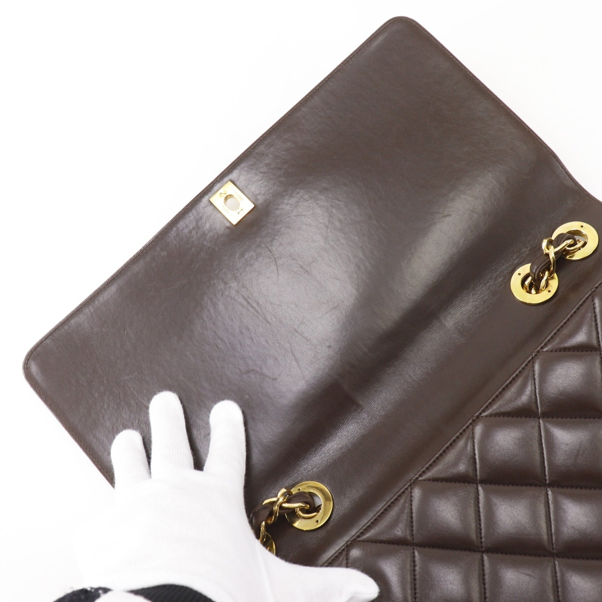 Chanel Brown Leather Shoulder Bag (Pre-Owned)