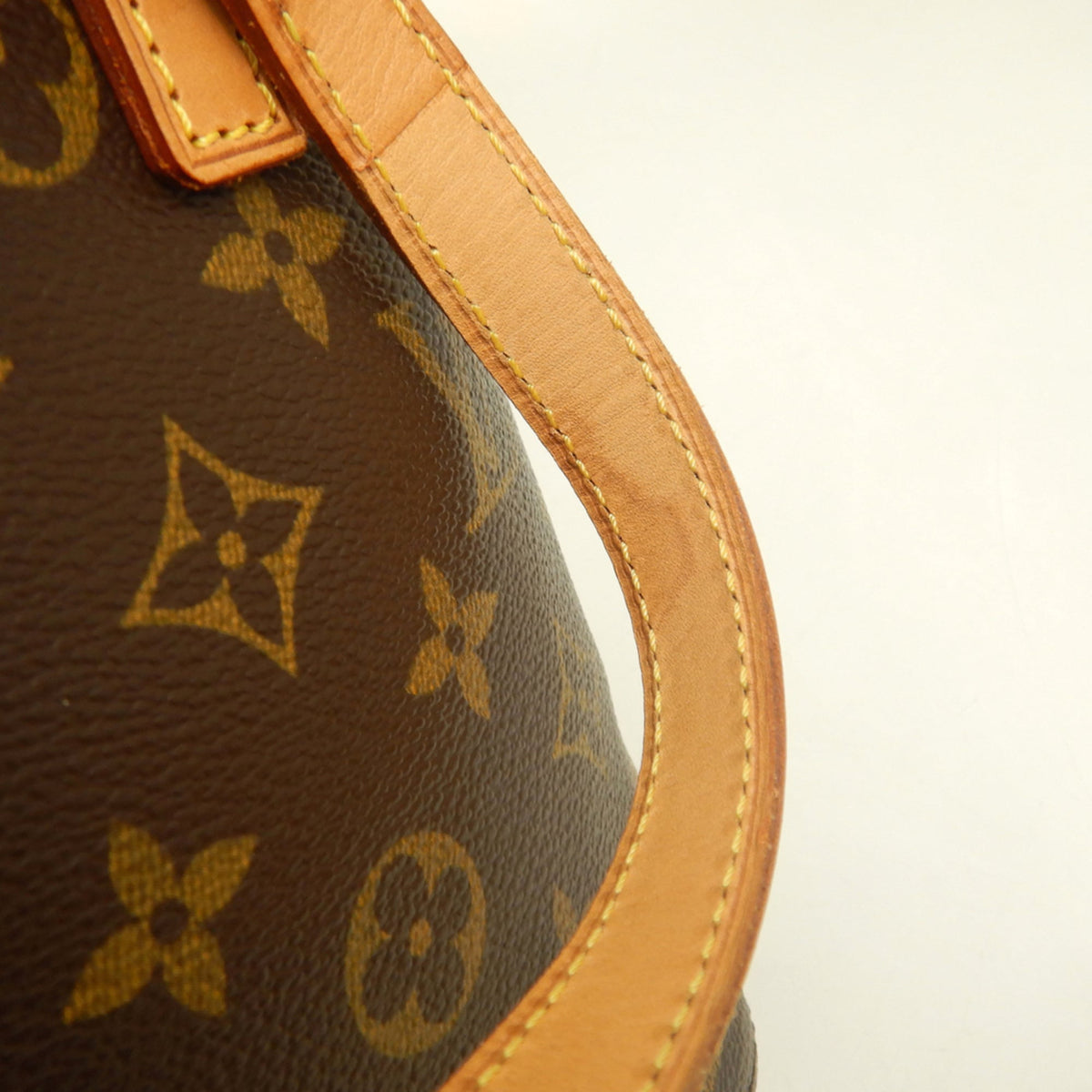 Louis Vuitton Brown Monogram Canvas Handbag (Pre-Owned)