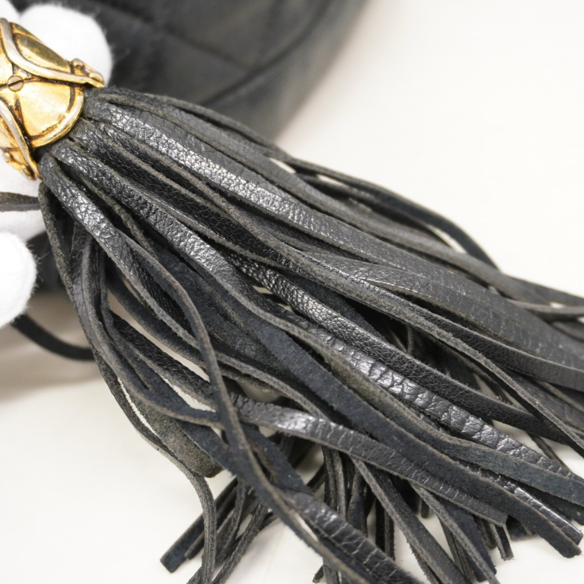 Chanel Black Leather Shoulder Bag (Pre-Owned)