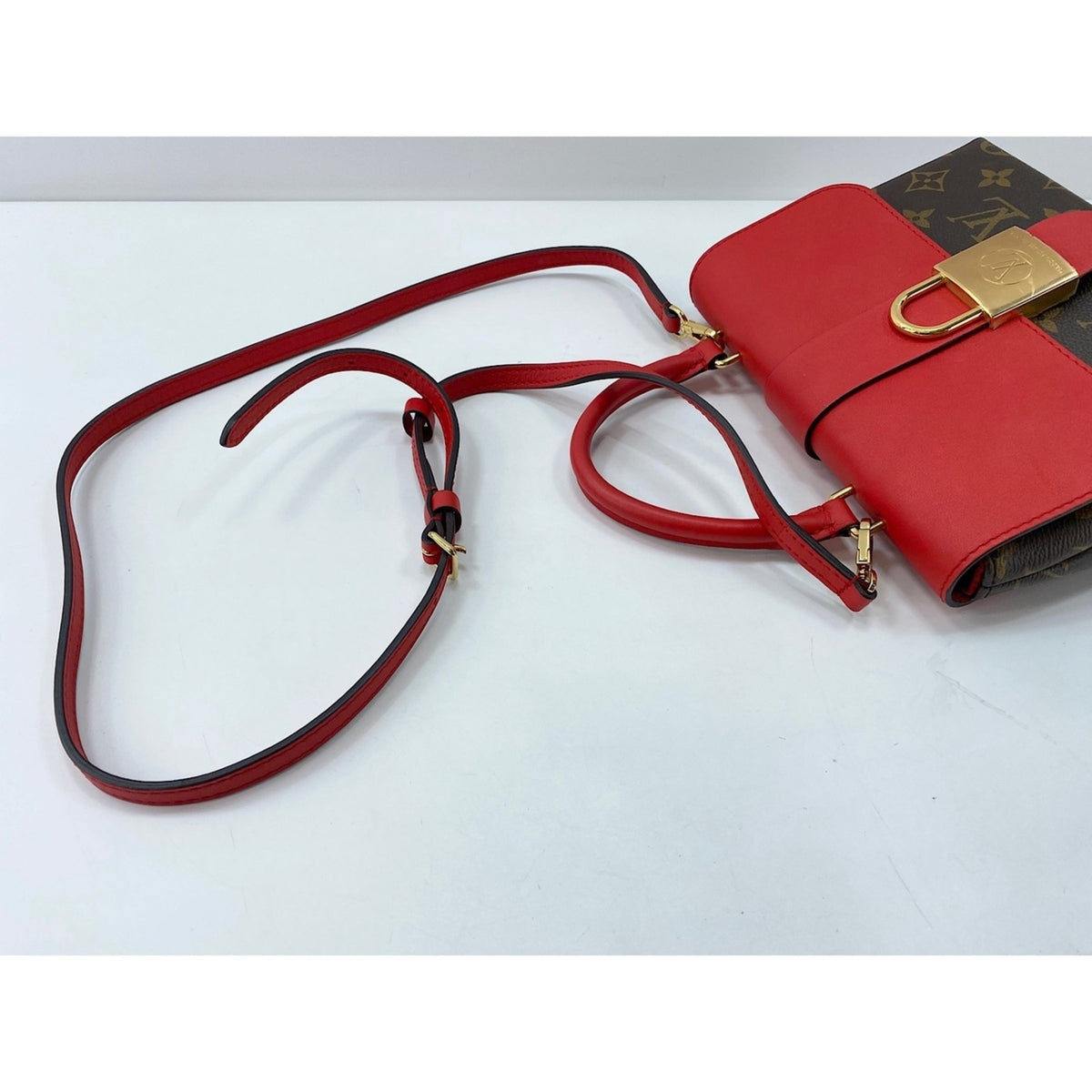 Louis Vuitton Brown Handbag (Pre-Owned)