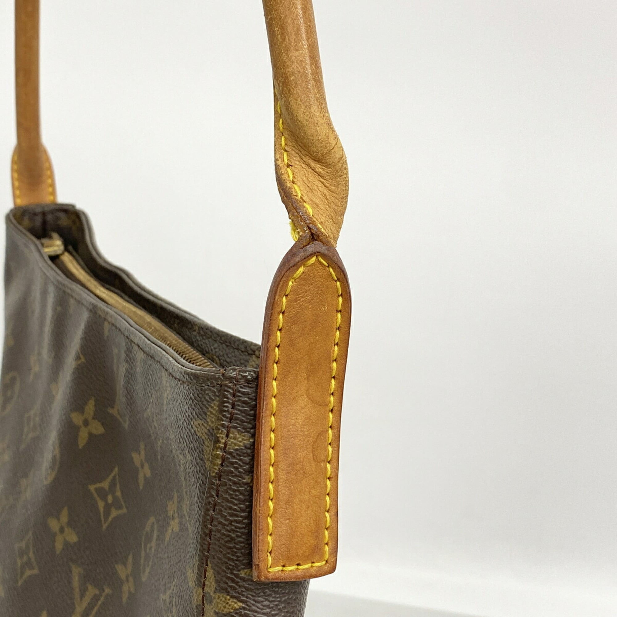 Louis Vuitton Brown Shoulder Bag (Pre-Owned)