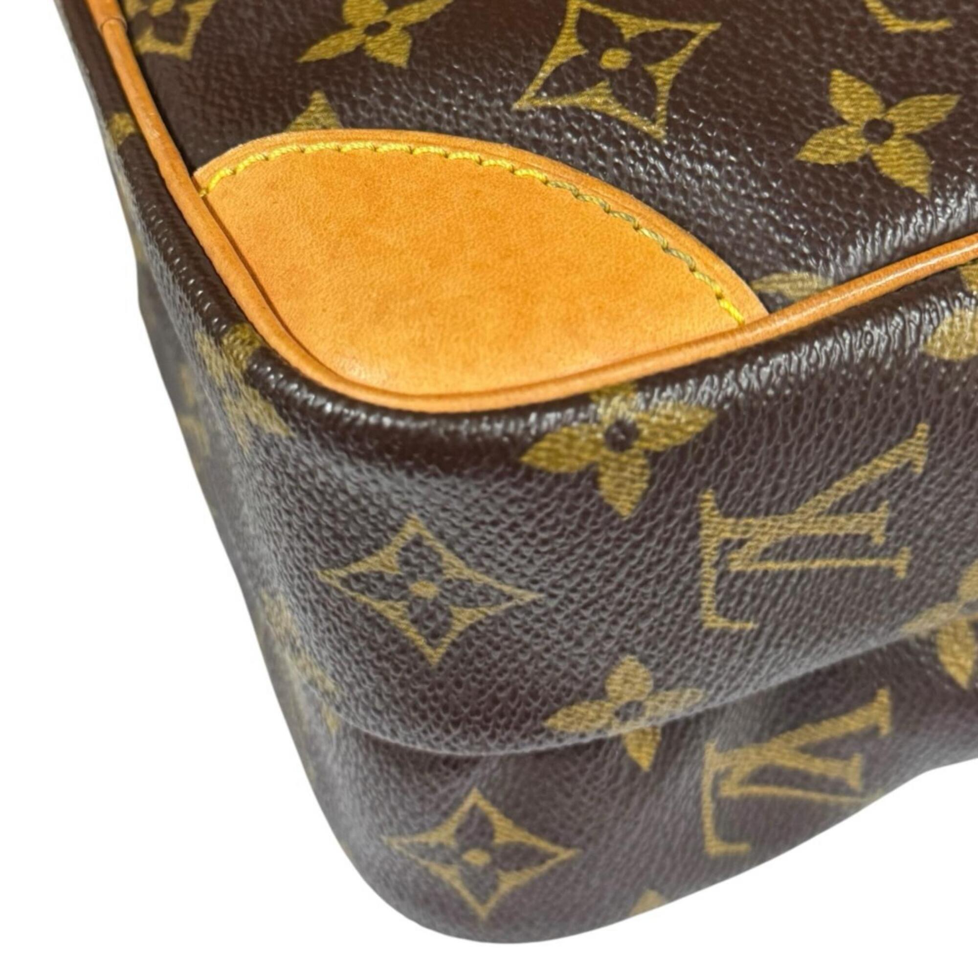 Louis Vuitton Brown Monogram Shoulder Bag (Pre-Owned)