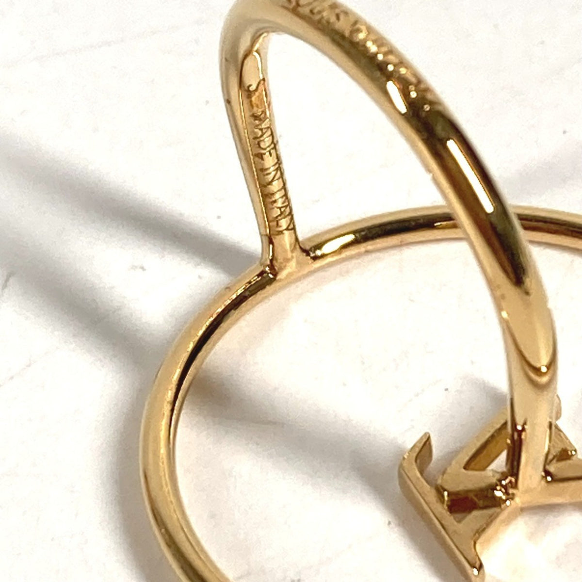 Louis Vuitton Gold Metal Band Ring (Pre-Owned)
