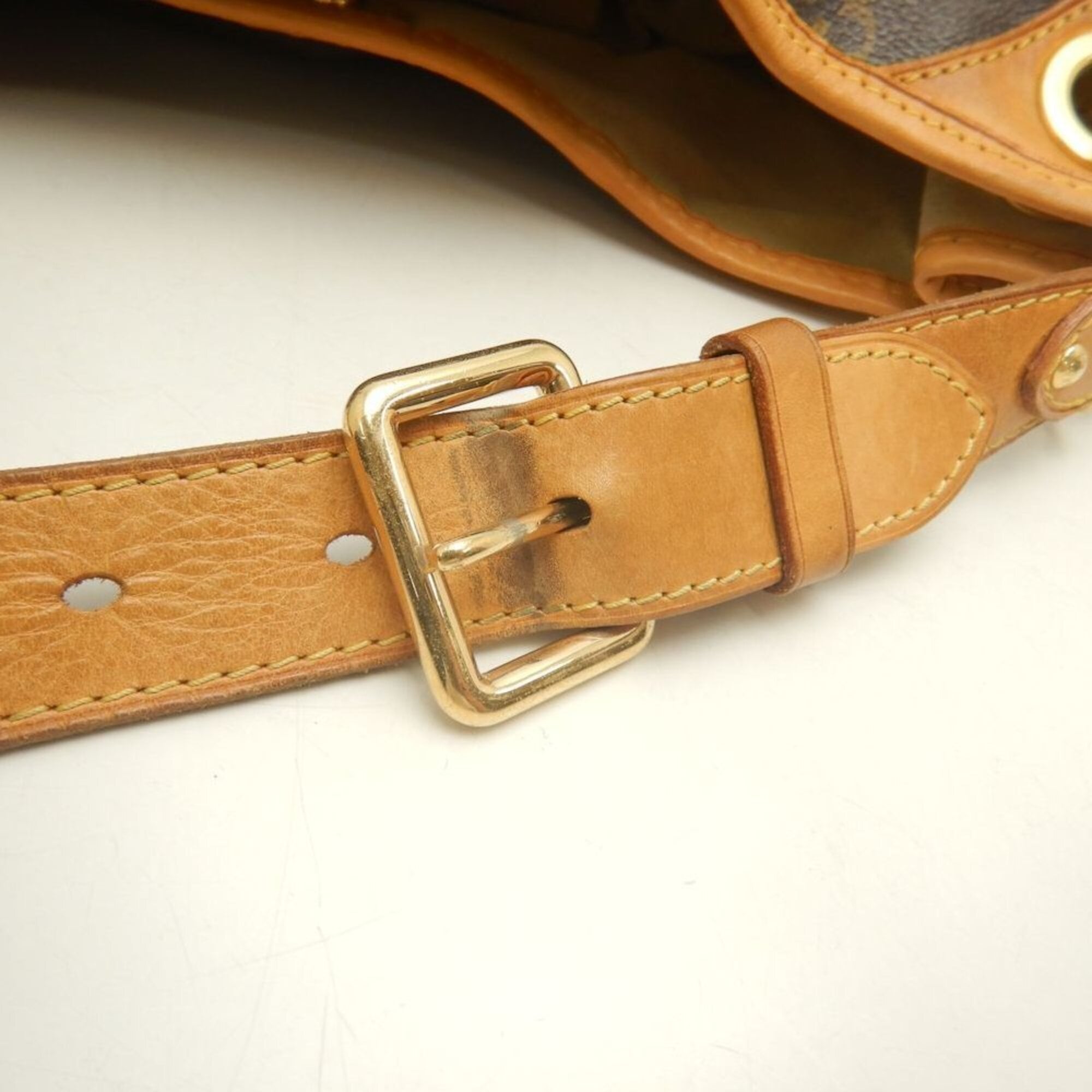 Louis Vuitton Brown Monogram Shoulder Bag (Pre-Owned)