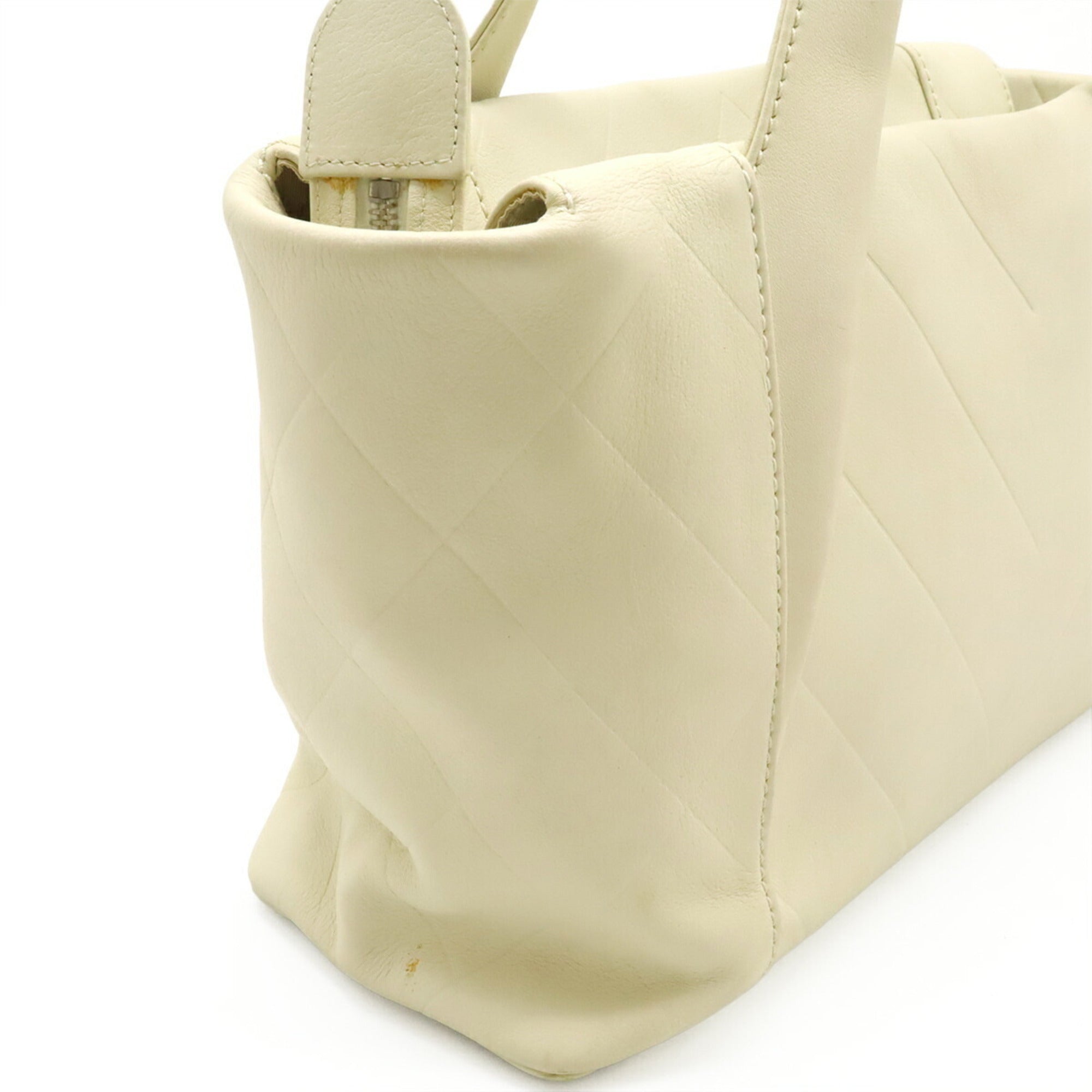 Chanel Ivory Leather Handbag Tote Bag (Pre-Owned)