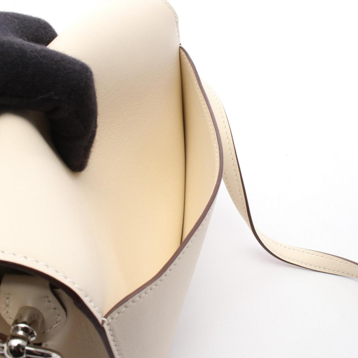 Hermes Ivory Swift Leather Leather Handbag Shoulder Bag (Pre-Owned)