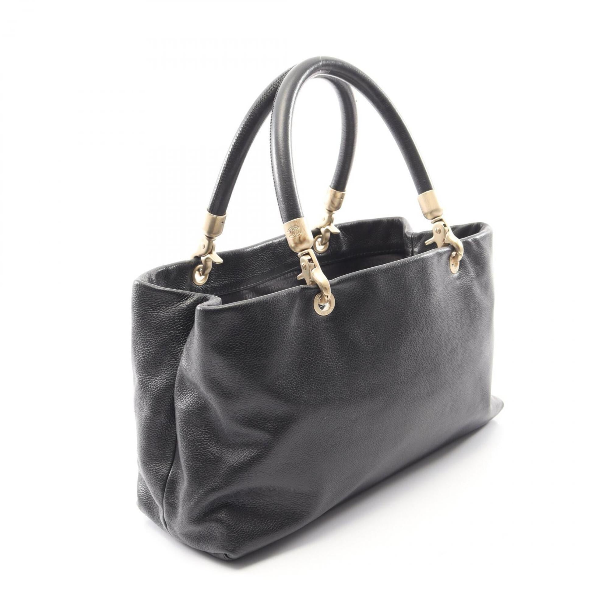 Chanel Black Grained Calfskin Handbag (Pre-Owned)
