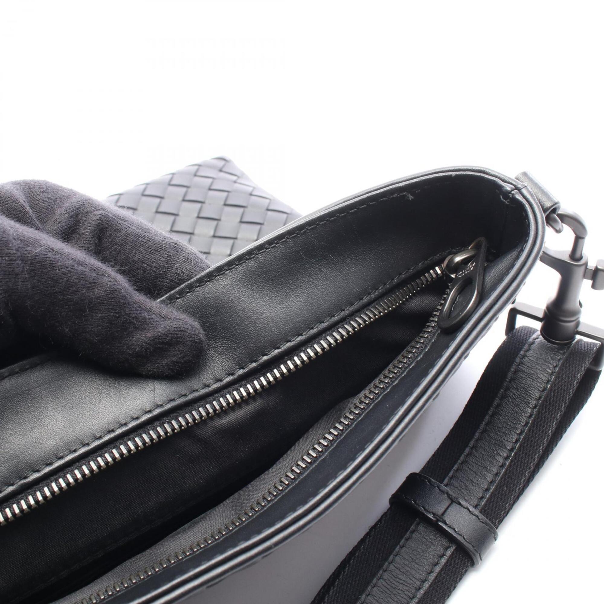 Bottega Veneta Black Leather Handbag Shoulder Bag (Pre-Owned)