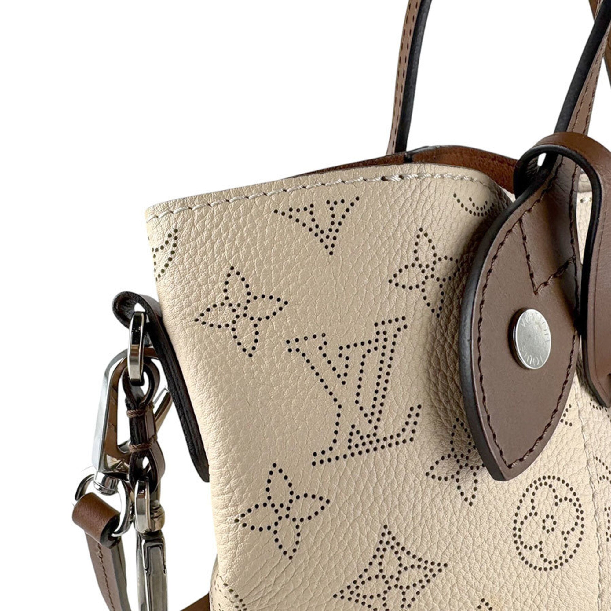 Louis Vuitton Beige Mahina Leather Handbag Shoulder Bag (Pre-Owned)