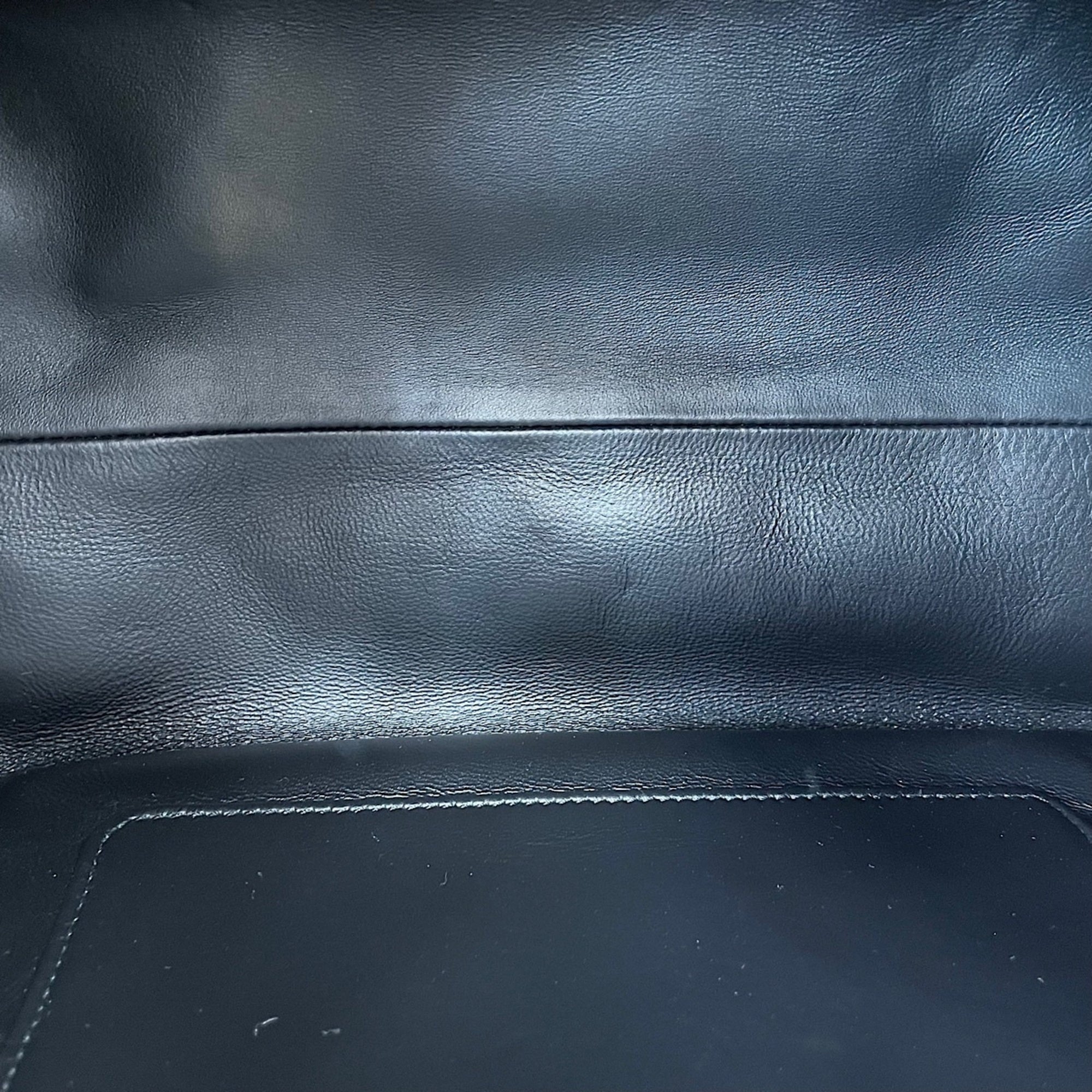 Salvatore Ferragamo Black Handbag (Pre-Owned)