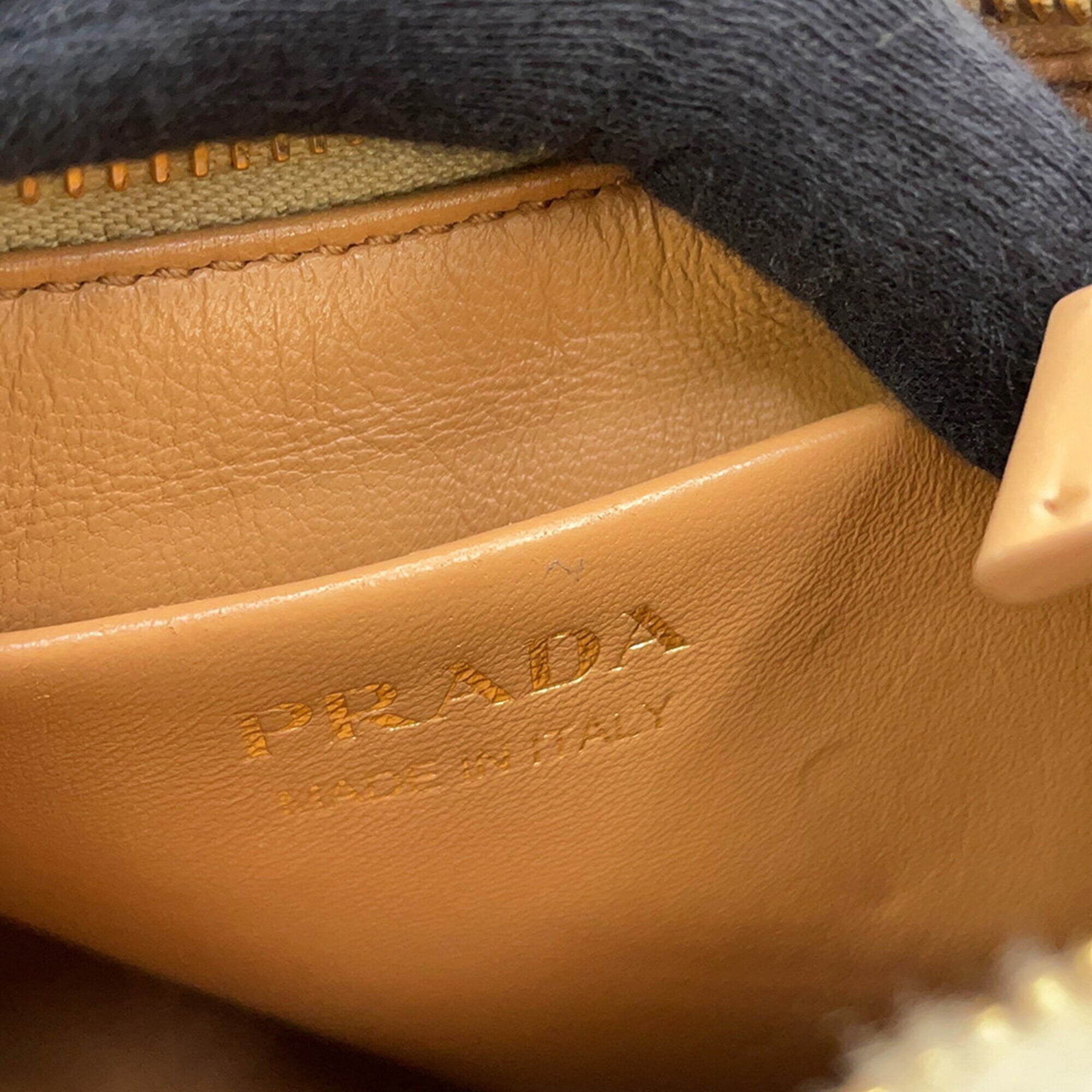 Prada Beige Leather Handbag (Pre-Owned)