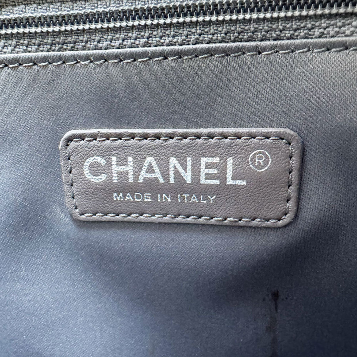 Chanel Grayish Grained Calfskin Shoulder Bag Tote Bag (Pre-Owned)