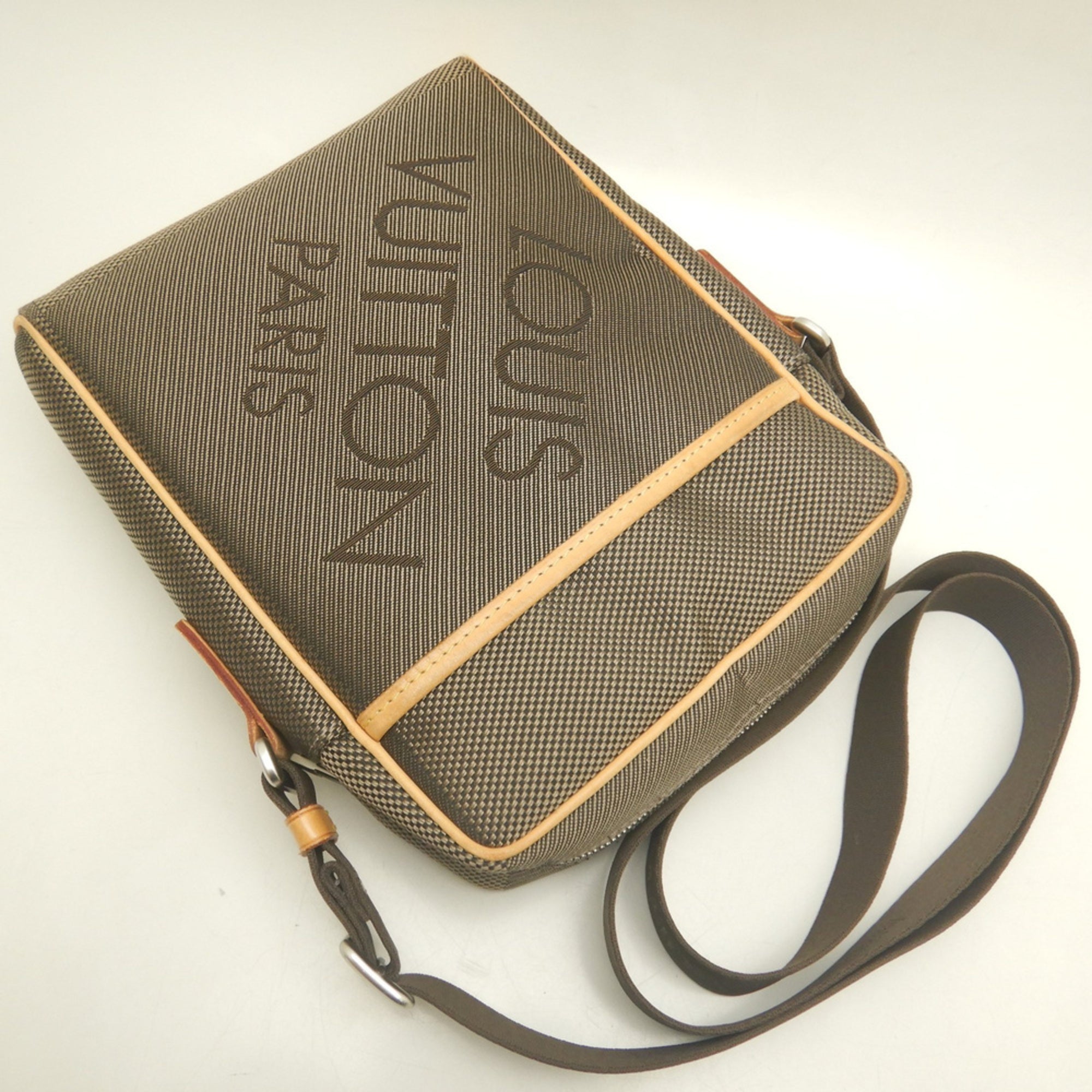 Louis Vuitton Brown Earth Damier Geant Shoulder Bag (Pre-Owned)