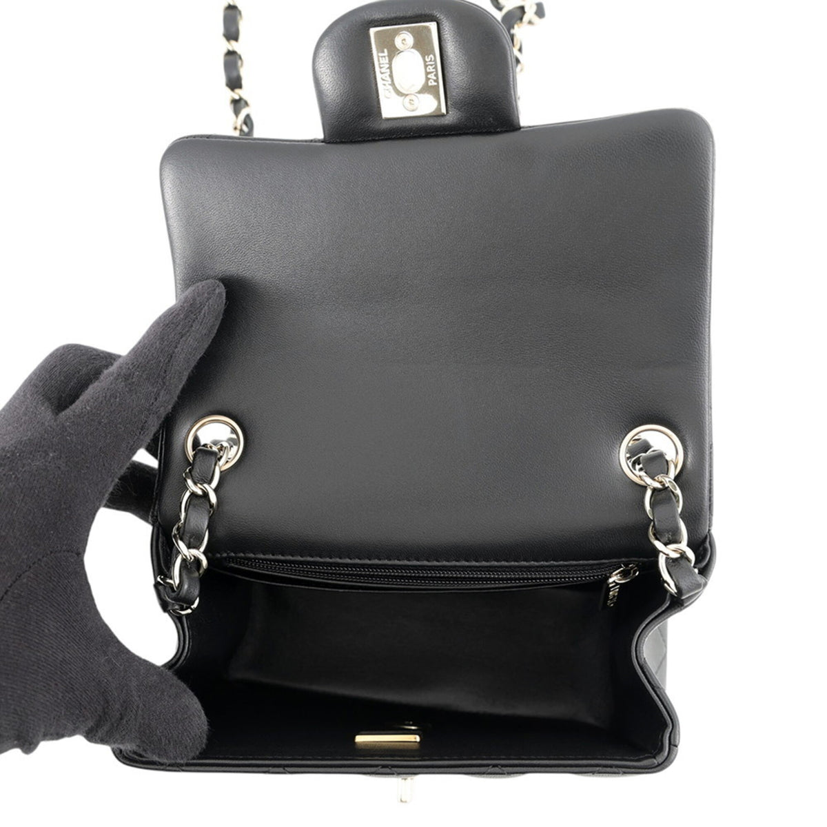 Chanel Black Leather Handbag Shoulder Bag (Pre-Owned)