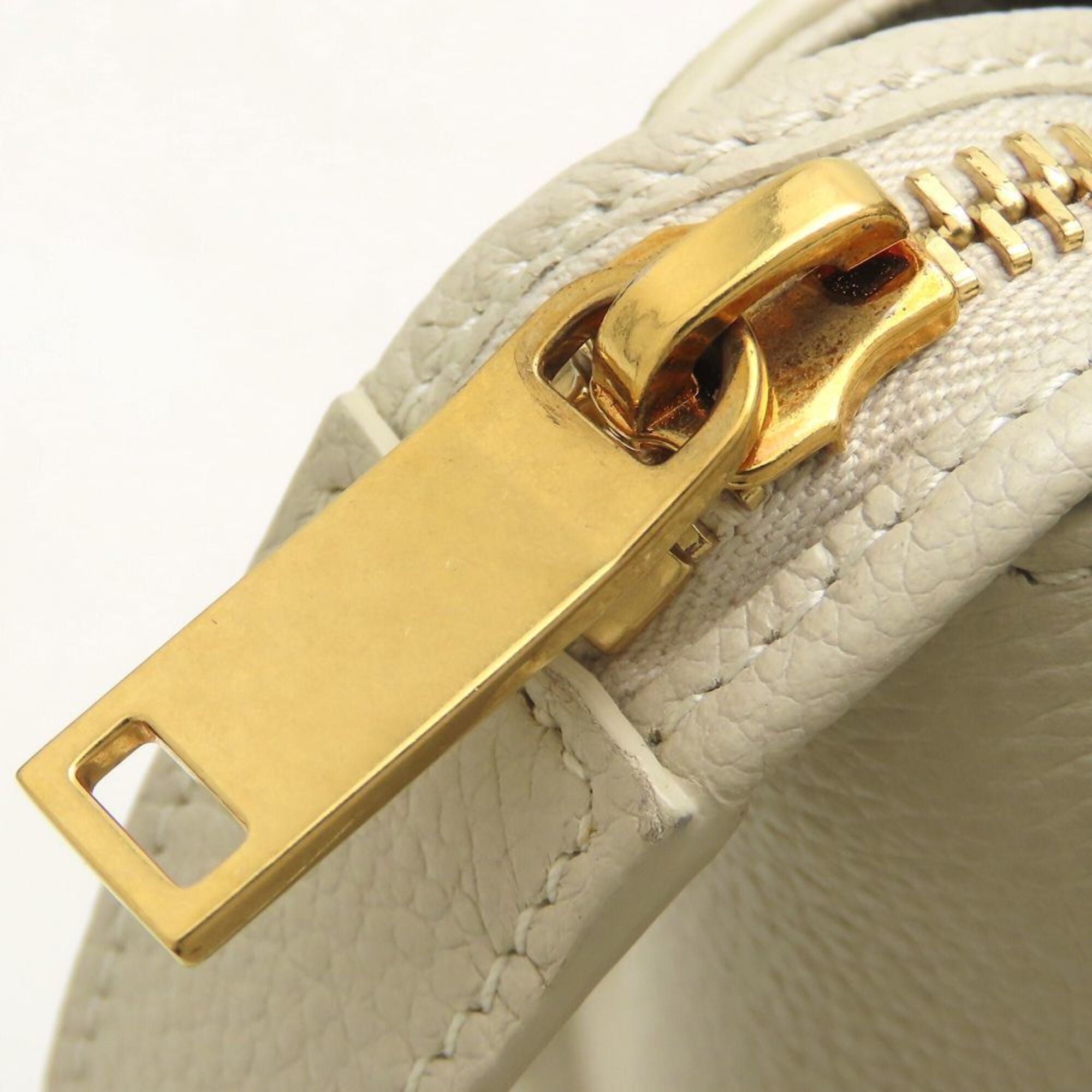 Yves Saint Laurent Ivory Leather Handbag (Pre-Owned)
