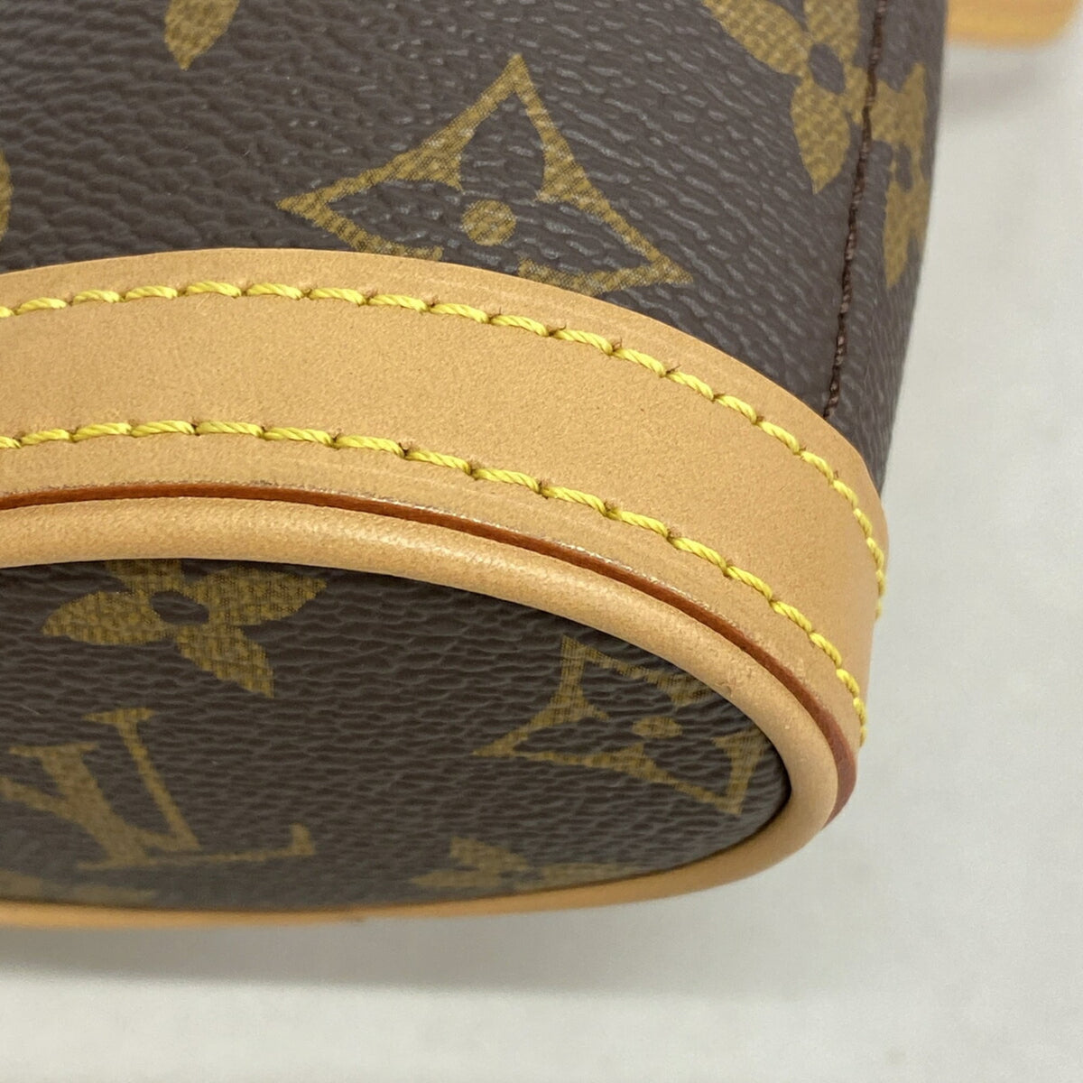 Louis Vuitton Brown Shoulder Bag (Pre-Owned)