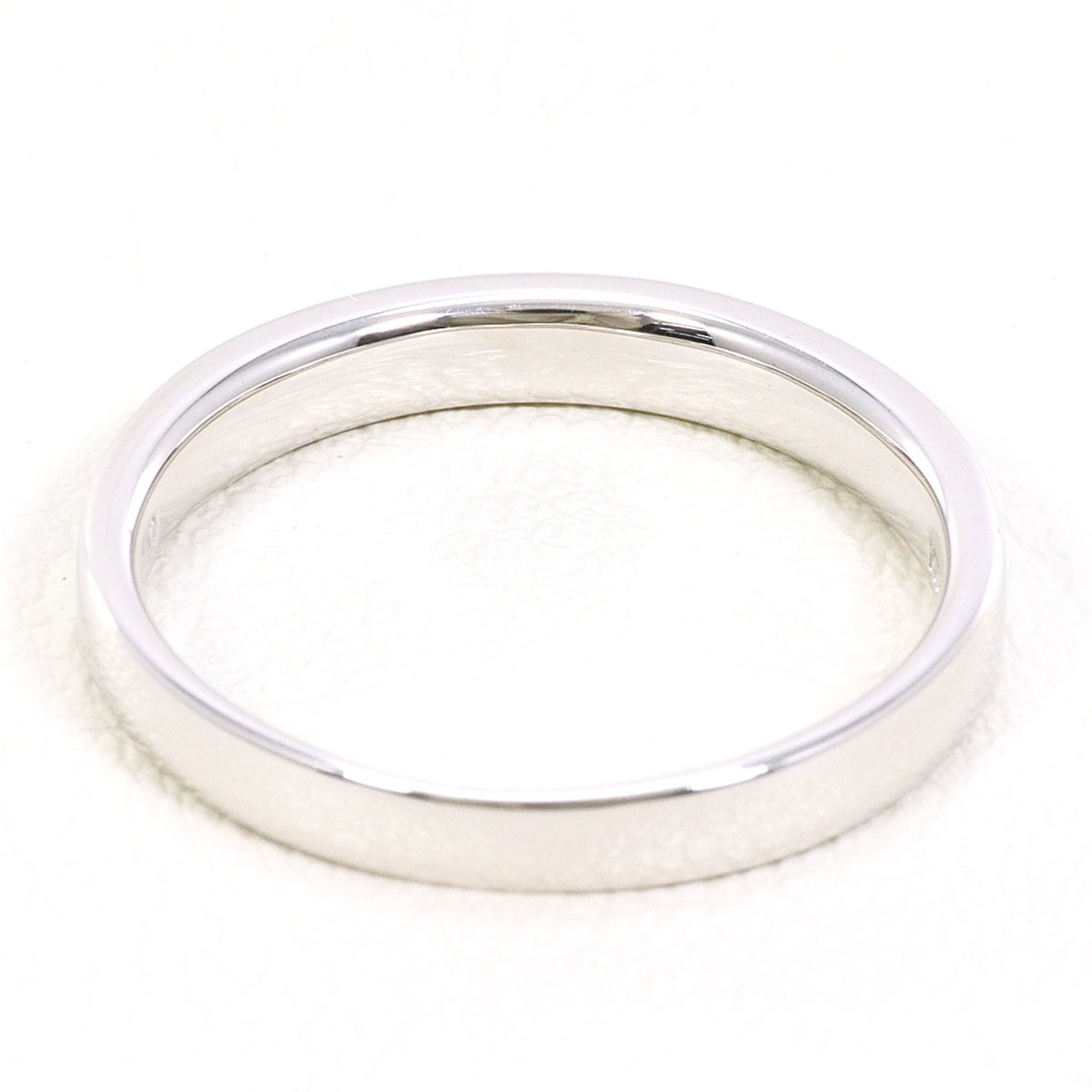 Unbranded White Gold White Gold (10K) Band Ring (Pre-Owned)