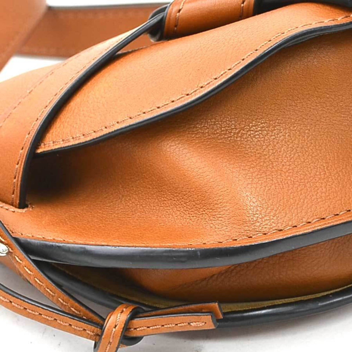 Loewe Brown Leather Shoulder Bag (Pre-Owned)