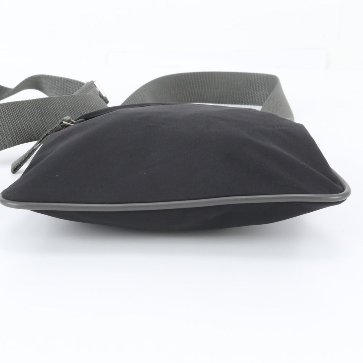 Pradasports Black Leather Nylon Messenger Bag Shoulder Bag (Pre-Owned)