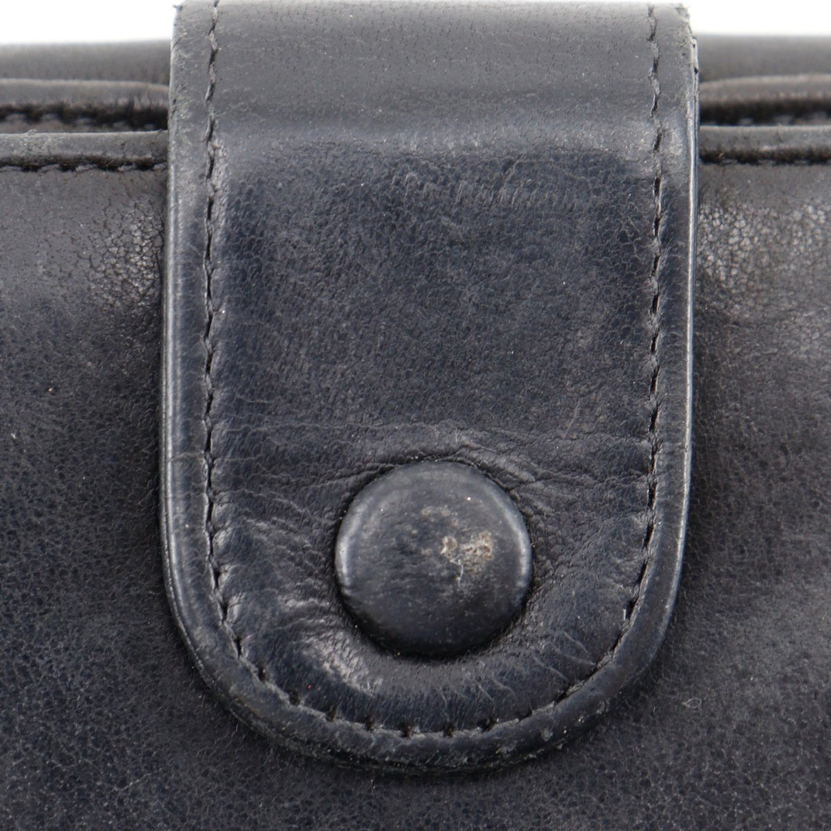 Chanel Black Leather Wallet (Bi-Fold) (Pre-Owned)