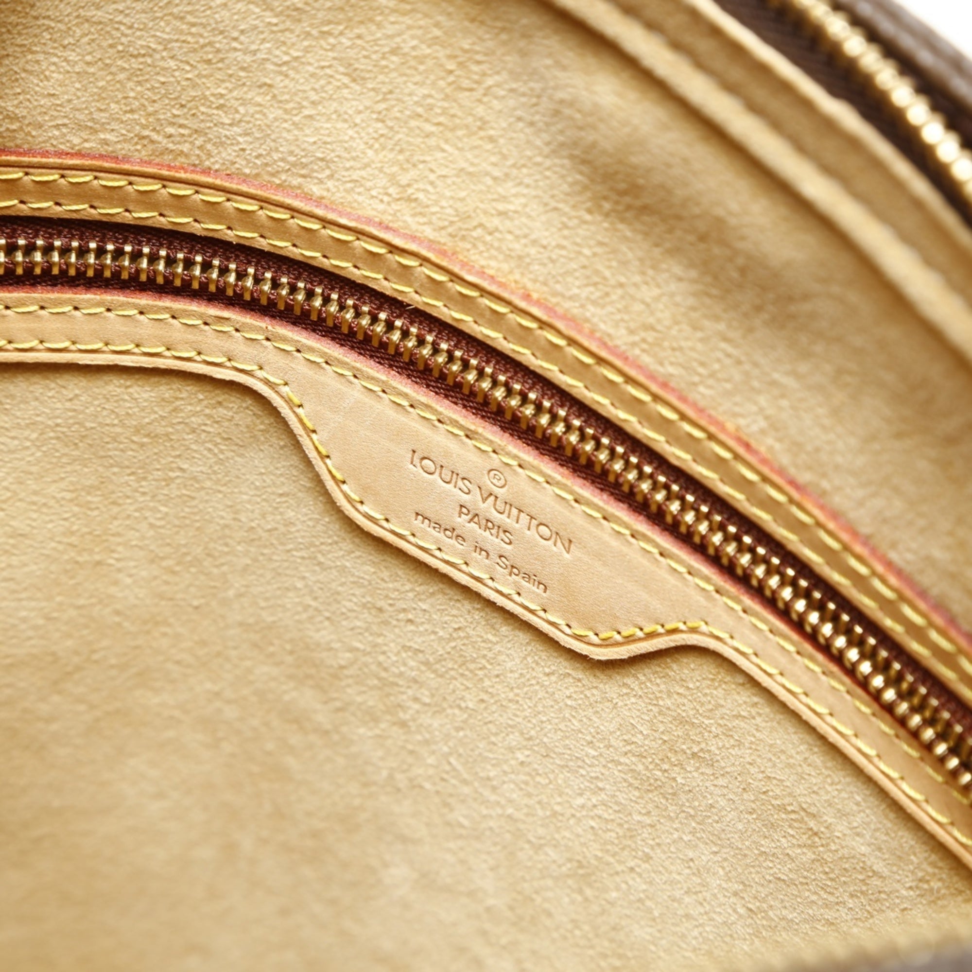 Louis Vuitton Brown Monogram Shoulder Bag (Pre-Owned)