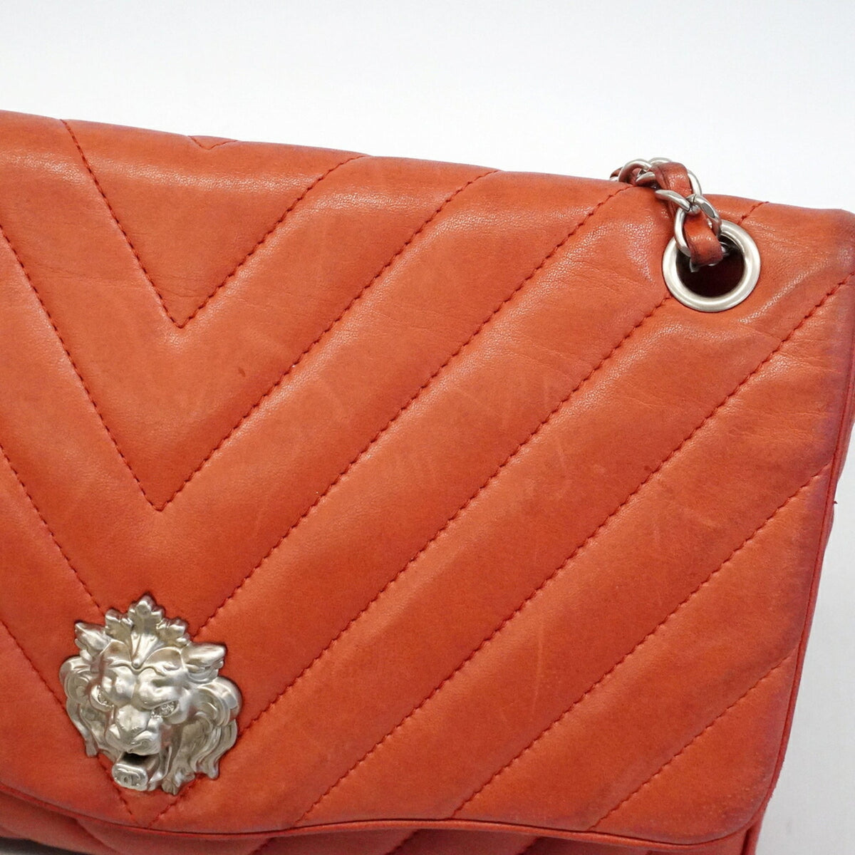 Chanel Red Color Leather Shoulder Bag (Pre-Owned)